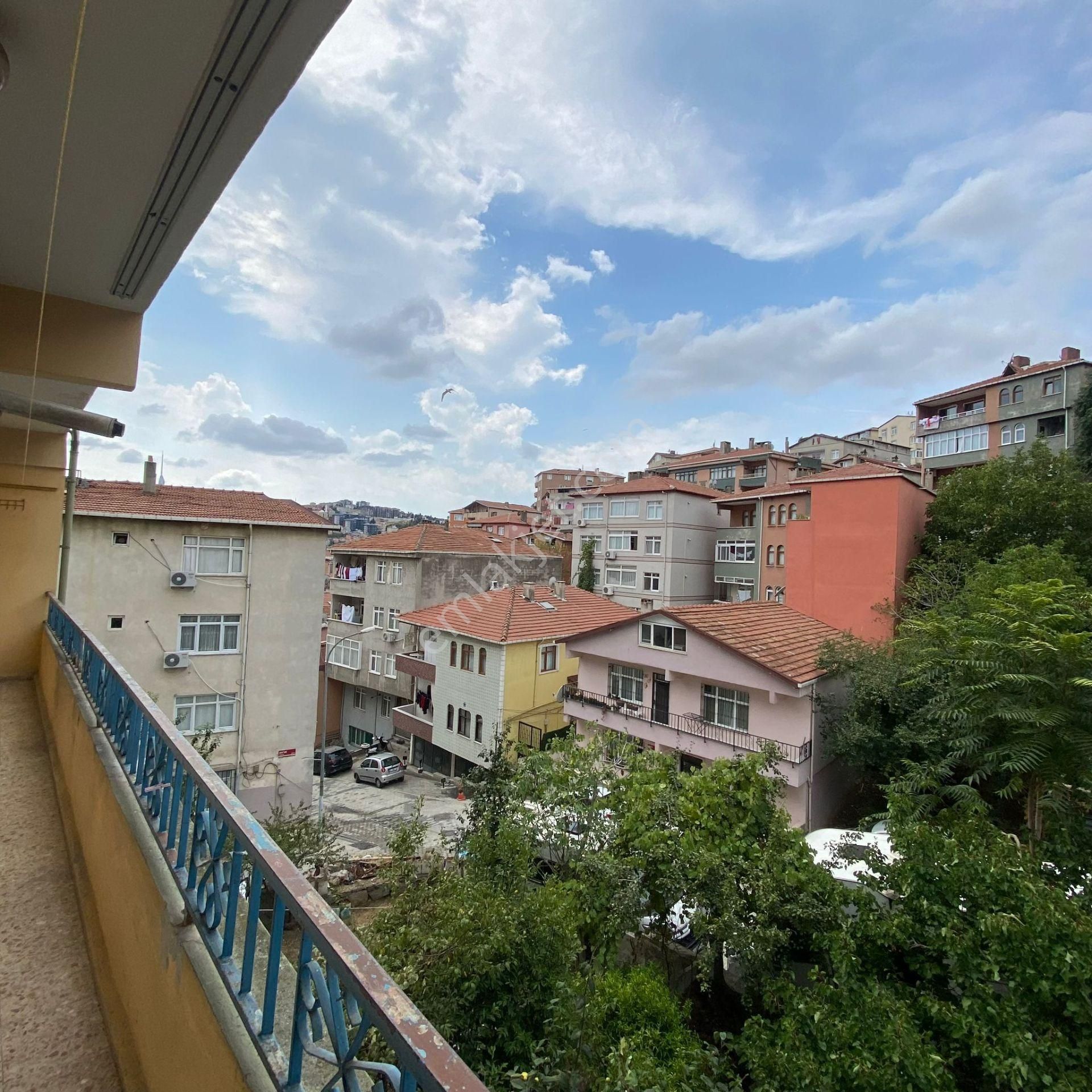 Çengelköy Ordu Caddesi 'nde Yüksek Arsa Paylı 2+1 Satılık Daire - Görsel 17