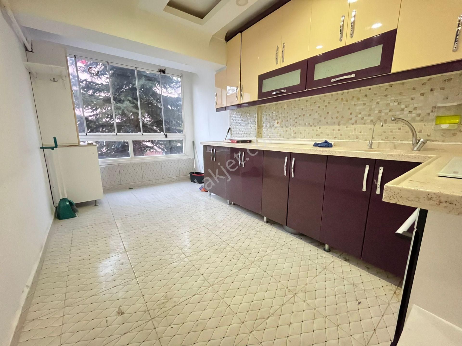 F. Korutürk Mah. Natoyolu Cadde 1 Bina Ful+full Geniş Yapılı 3+1 - Görsel 5