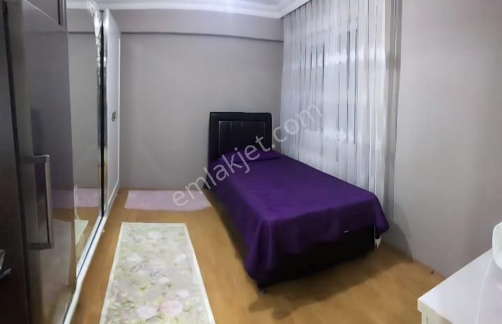 Serkan Gayrimenkulden Bahçelievler Yenibosna 3+1 Metrobüse Yakın 120m2 15 Yıllık Bina - Görsel 2