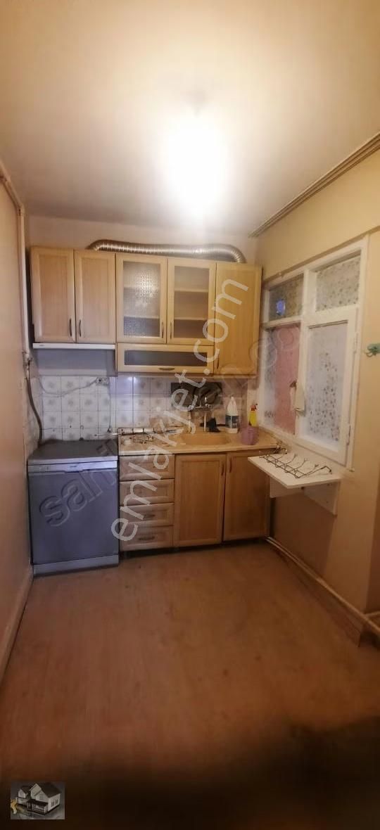 Eyüp İslambey Caddesi Üzerinde Kiralık 2+1 1.kat Daire - Görsel 3