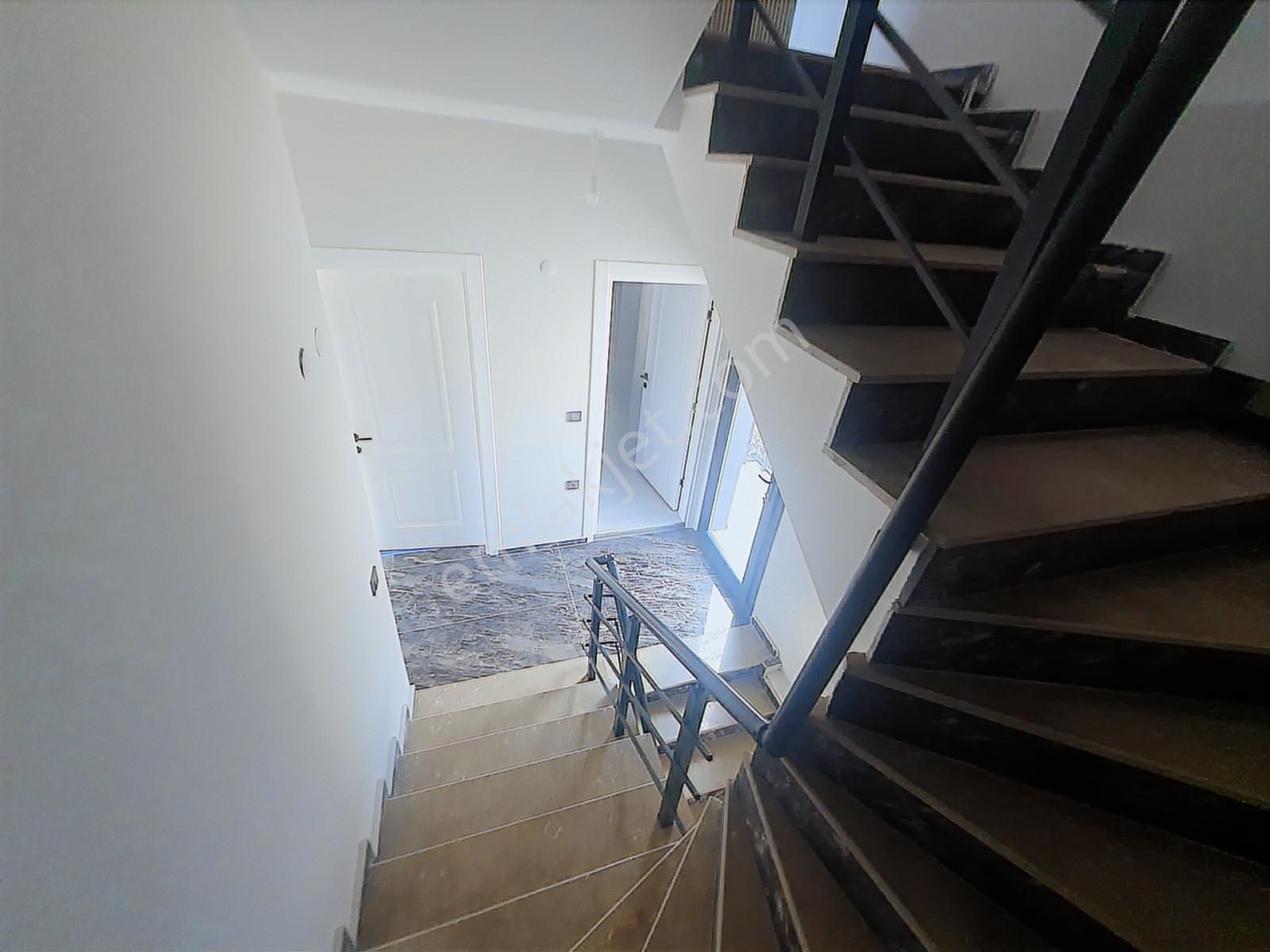 Rw Nefes'ten Bahçelievler'de Muhteşem 4+1 Tripleks Villa - Görsel 26