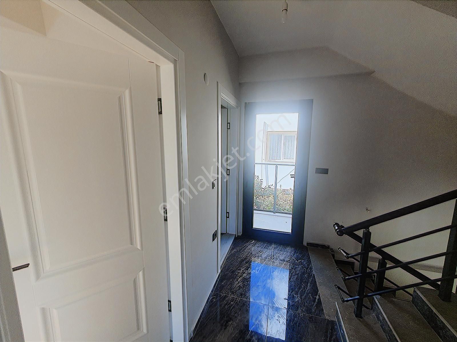 Rw Nefes'ten Bahçelievler'de Muhteşem 4+1 Tripleks Villa - Görsel 6