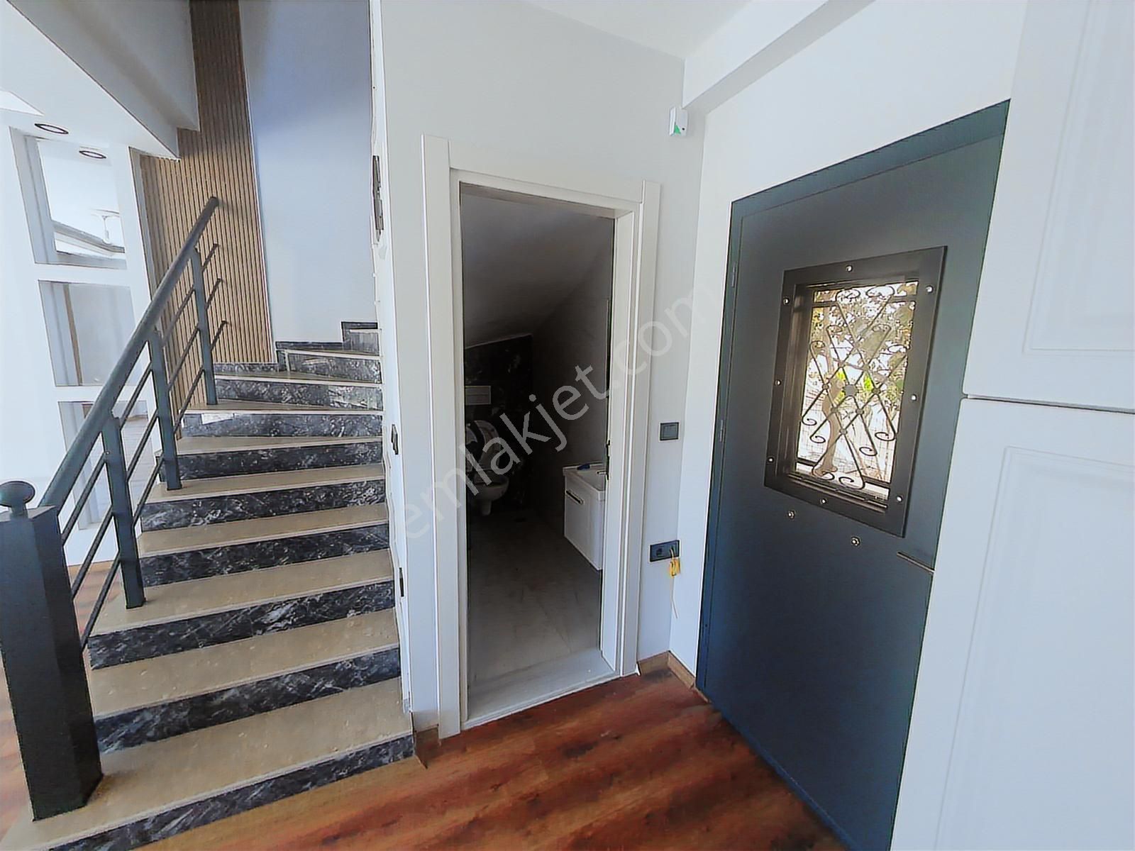 Rw Nefes'ten Bahçelievler'de Muhteşem 4+1 Tripleks Villa - Görsel 2