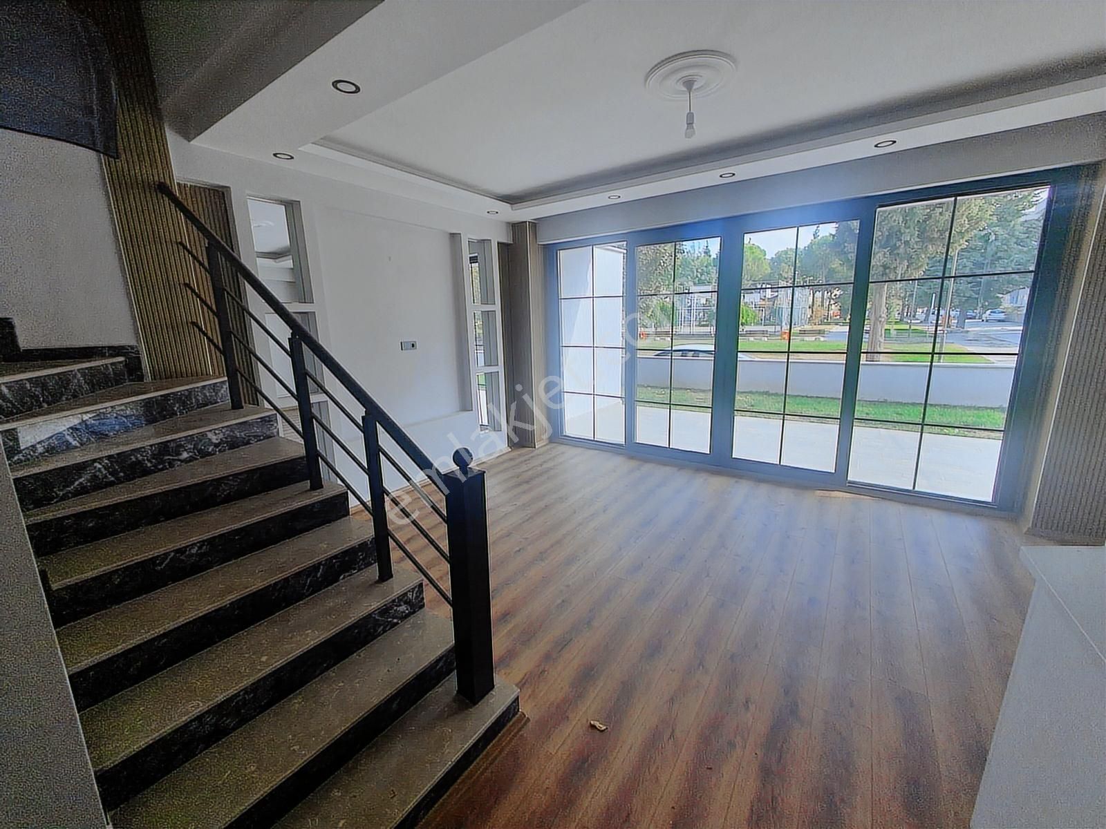 Rw Nefes'ten Bahçelievler'de Muhteşem 4+1 Tripleks Villa - Görsel 33