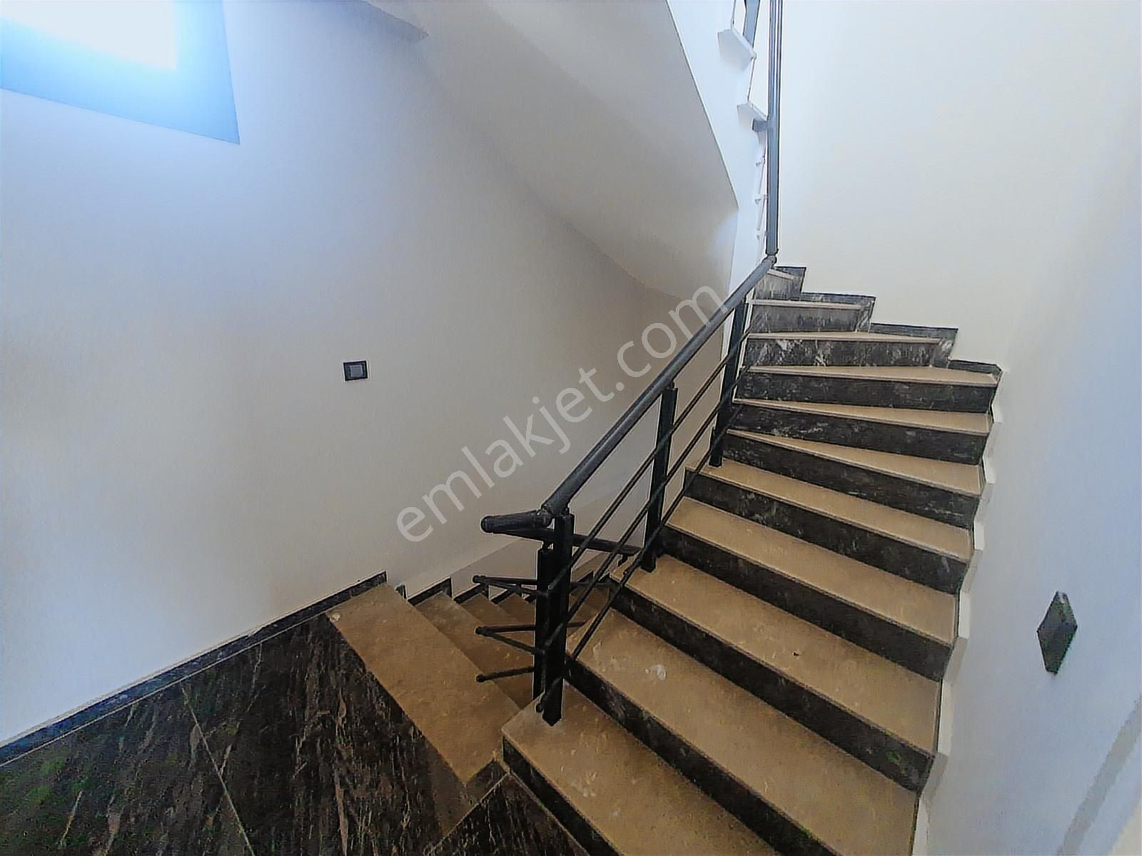 Rw Nefes'ten Bahçelievler'de Muhteşem 4+1 Tripleks Villa - Görsel 18