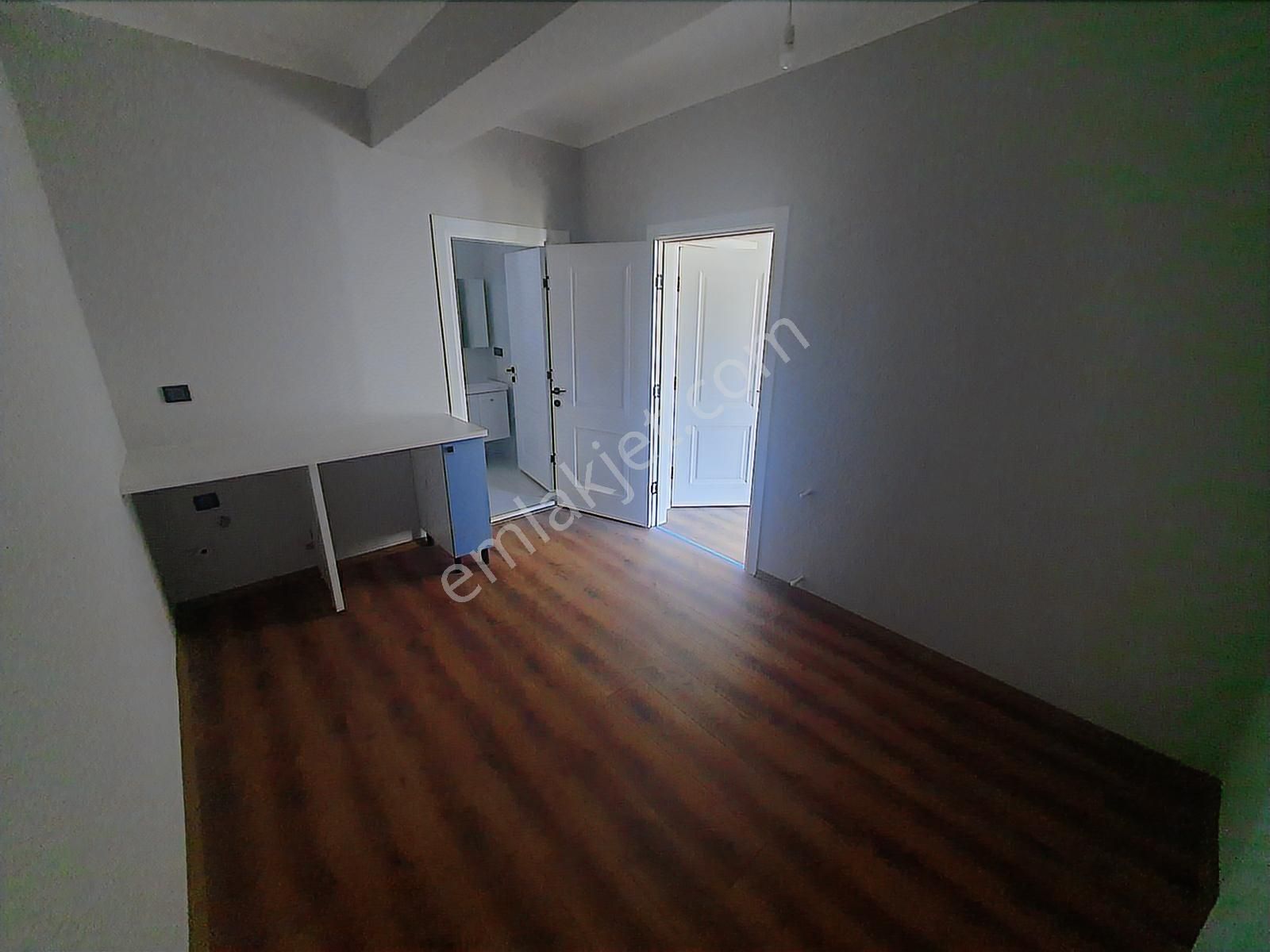 Rw Nefes'ten Bahçelievler'de Muhteşem 4+1 Tripleks Villa - Görsel 9