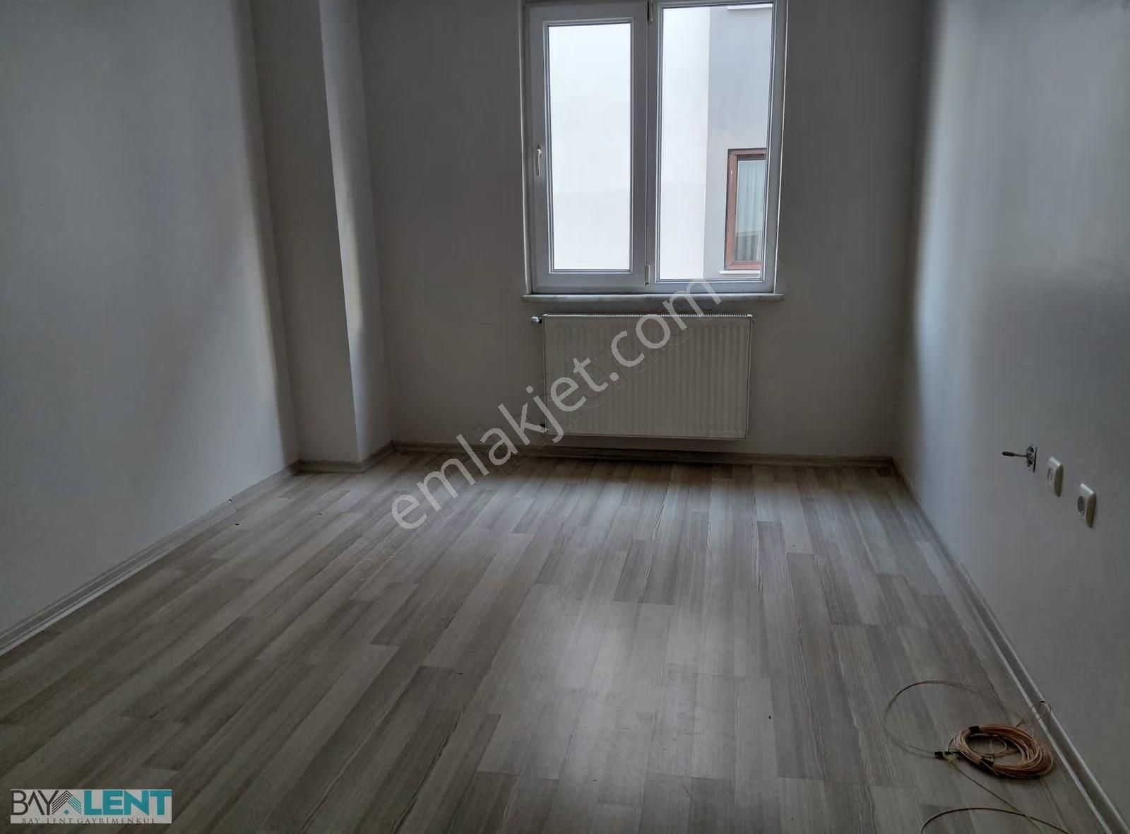 Plevne Mah.beyoğlu Caddesi Üzerinde;kiralık 3+1 Daire - Görsel 3