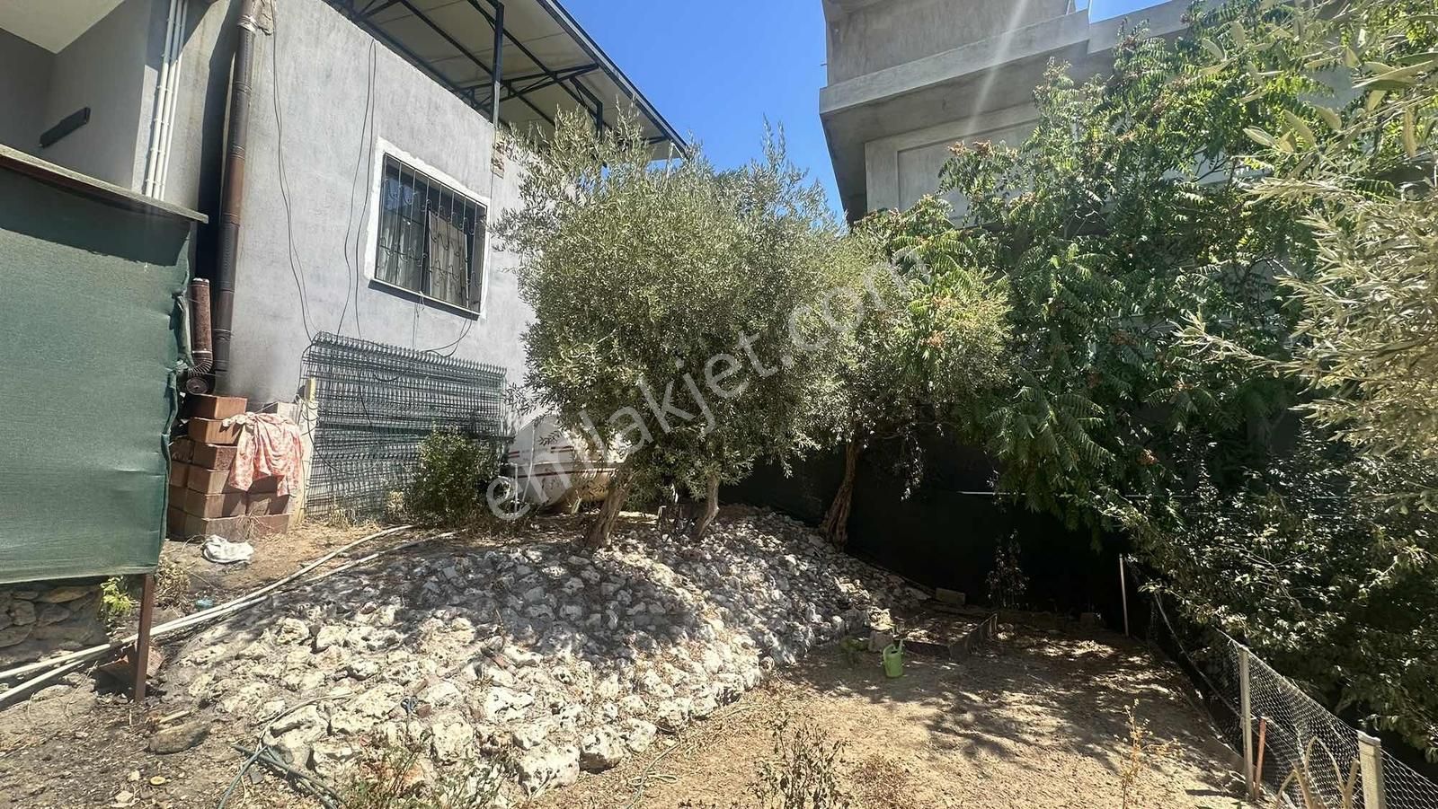 Turyap'tan Kuşçuburun'da Müstakil Tek Tapu 3+1 Ev Ve Bahçe - Görsel 23