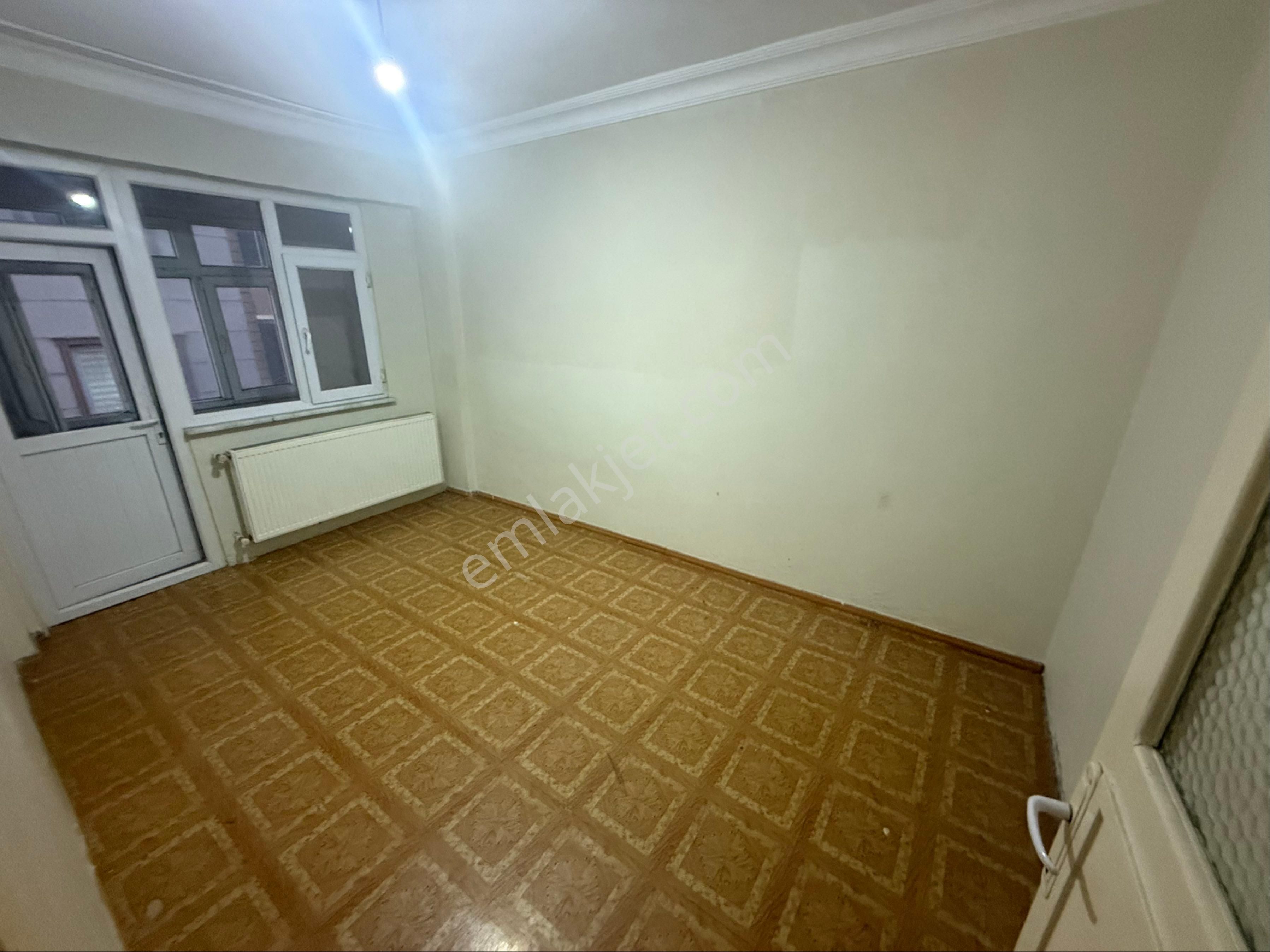 Sultançiftliği Tramvaya Cephe 2+1 100 M2 6. Kat Asansörlü Kiralık Temiz Daire - Görsel 18