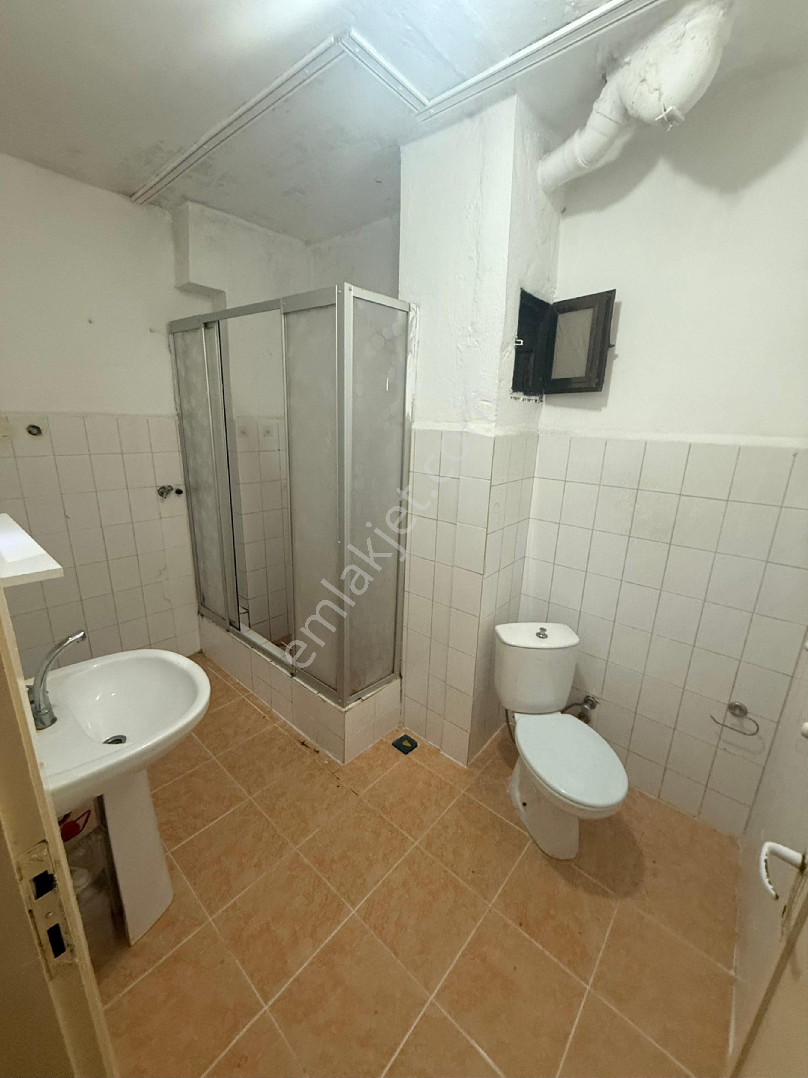 Sultançiftliği Tramvaya Cephe 2+1 100 M2 6. Kat Asansörlü Kiralık Temiz Daire - Görsel 19