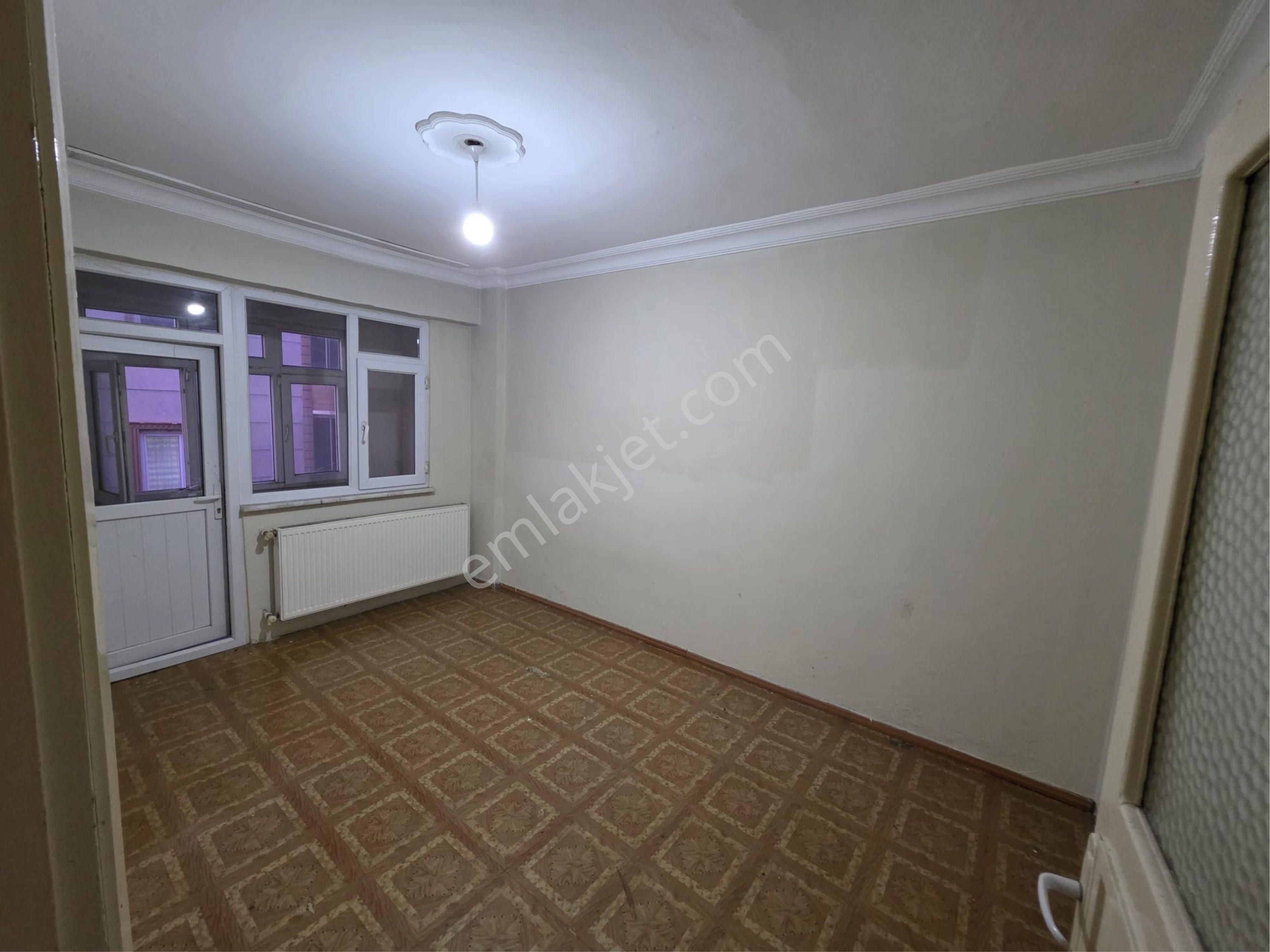 Sultançiftliği Tramvaya Cephe 2+1 100 M2 6. Kat Asansörlü Kiralık Temiz Daire - Görsel 7