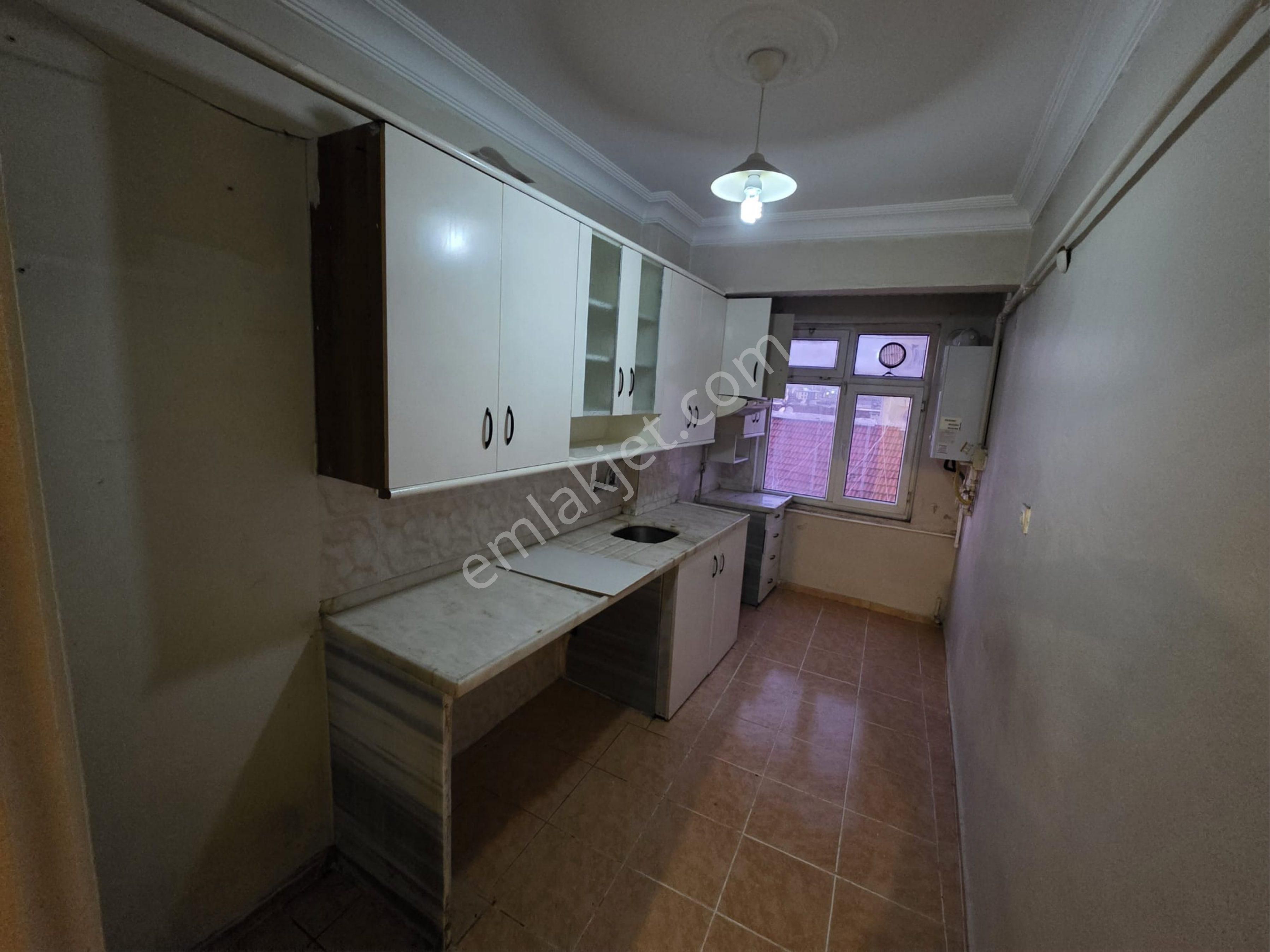 Sultançiftliği Tramvaya Cephe 2+1 100 M2 6. Kat Asansörlü Kiralık Temiz Daire - Görsel 11