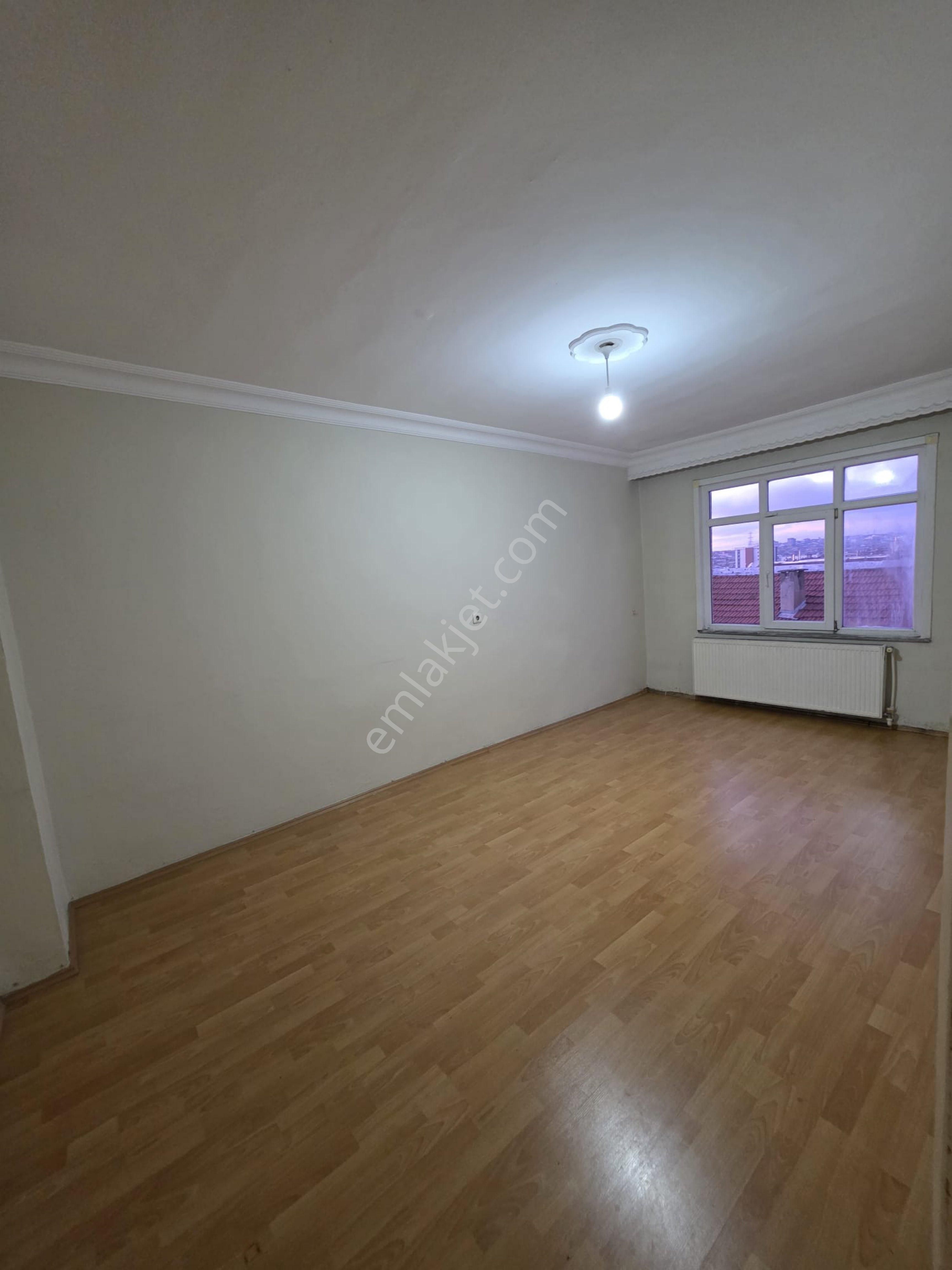 Sultançiftliği Tramvaya Cephe 2+1 100 M2 6. Kat Asansörlü Kiralık Temiz Daire - Görsel 12