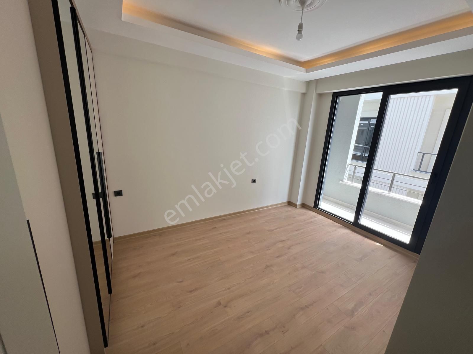 Akçay Aras Emlaktan Altınkumda 2+1 Ara Kat Lüks Daire - Görsel 24