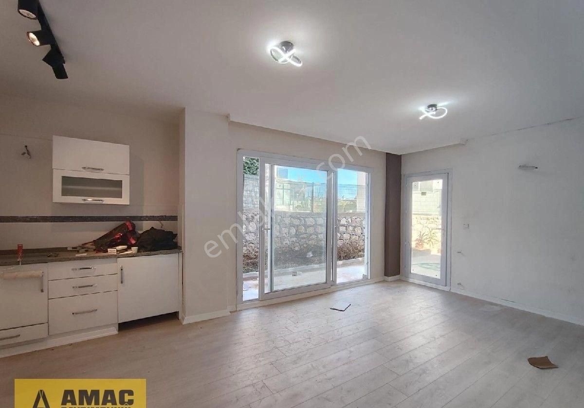 Kabasakal Mah Havuzlu Güvenlikli Site İçi Az Katlı Bahceli Mustakil Tadinda 2+1 Cazip Daire - Görsel 4