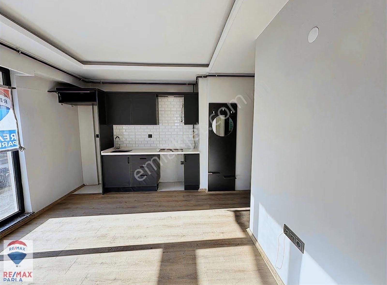 Atakum Körfez Tramwaya 50 Adım Satılık 1+1 Daire