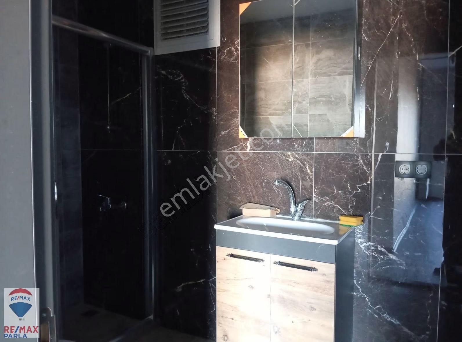 Remax Parla Gayrimenkul'r.t.e Bulvarına Cephe 1+1 Satılık Ofis - Görsel 21