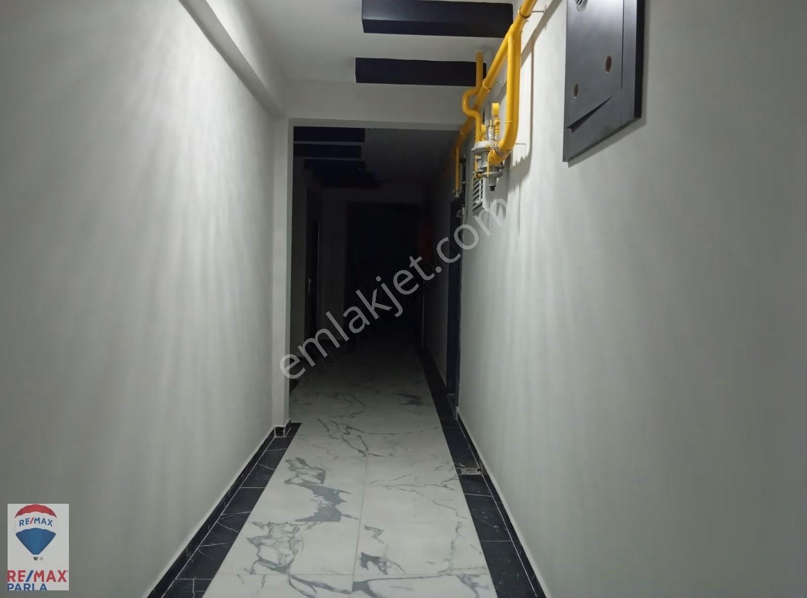 Remax Parla Gayrimenkul'r.t.e Bulvarına Cephe 1+1 Satılık Ofis - Görsel 14
