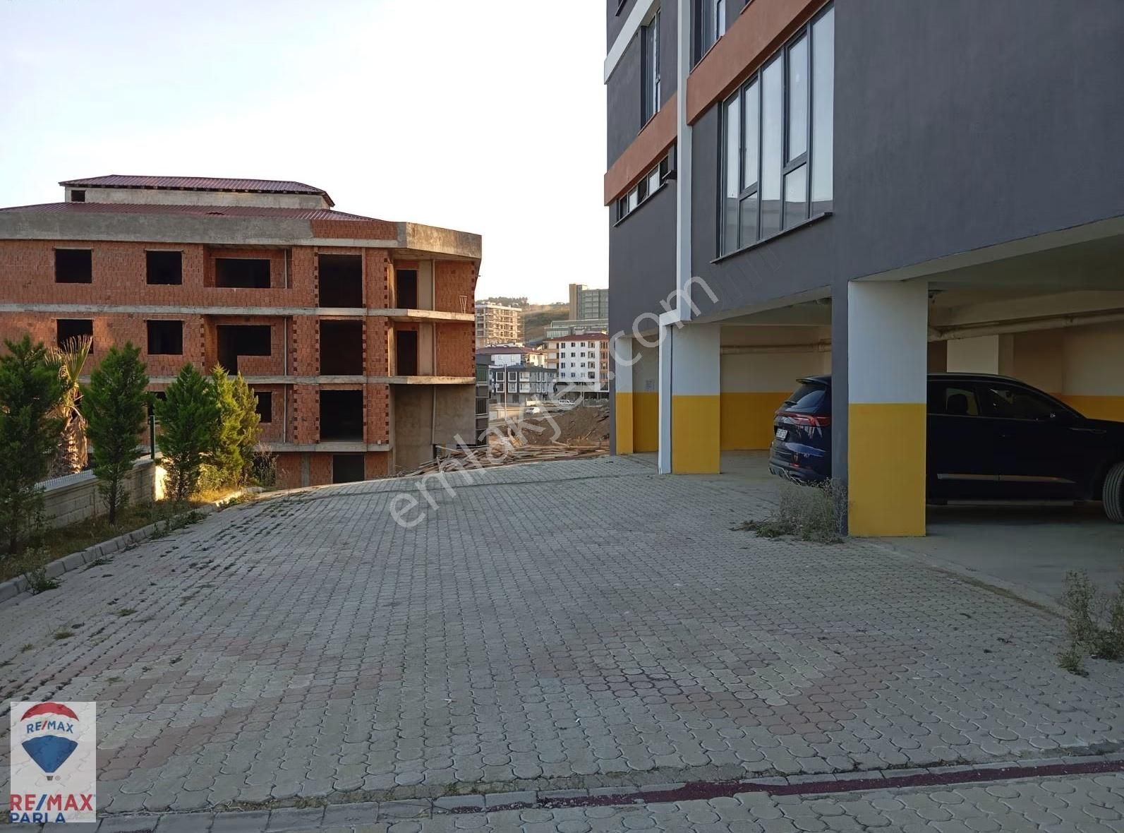 Remax Parla Gayrimenkul'r.t.e Bulvarına Cephe 1+1 Satılık Ofis - Görsel 8