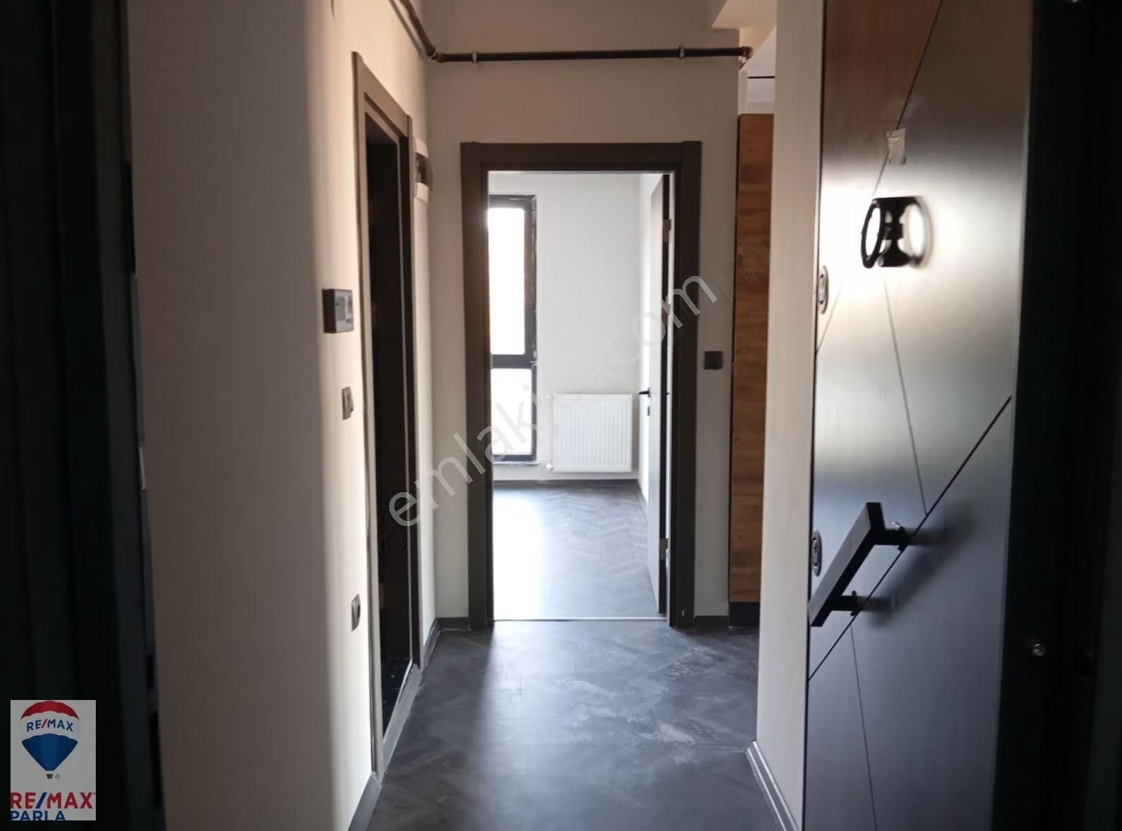Remax Parla Gayrimenkul'r.t.e Bulvarına Cephe 1+1 Satılık Ofis - Görsel 16