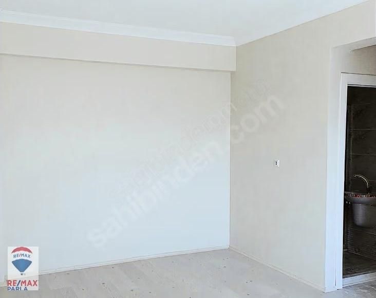 Remax Parla Dinçer Sancı Dan 3+1 Deniz Manzaralı Merkezi Konumda - Görsel 24