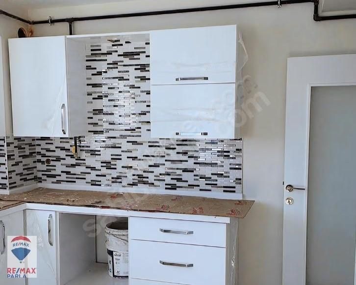 Remax Parla Dinçer Sancı Dan 3+1 Deniz Manzaralı Merkezi Konumda - Görsel 22