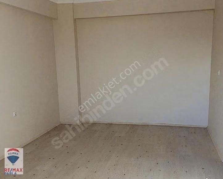 Remax Parla Dinçer Sancı Dan 3+1 Deniz Manzaralı Merkezi Konumda - Görsel 14