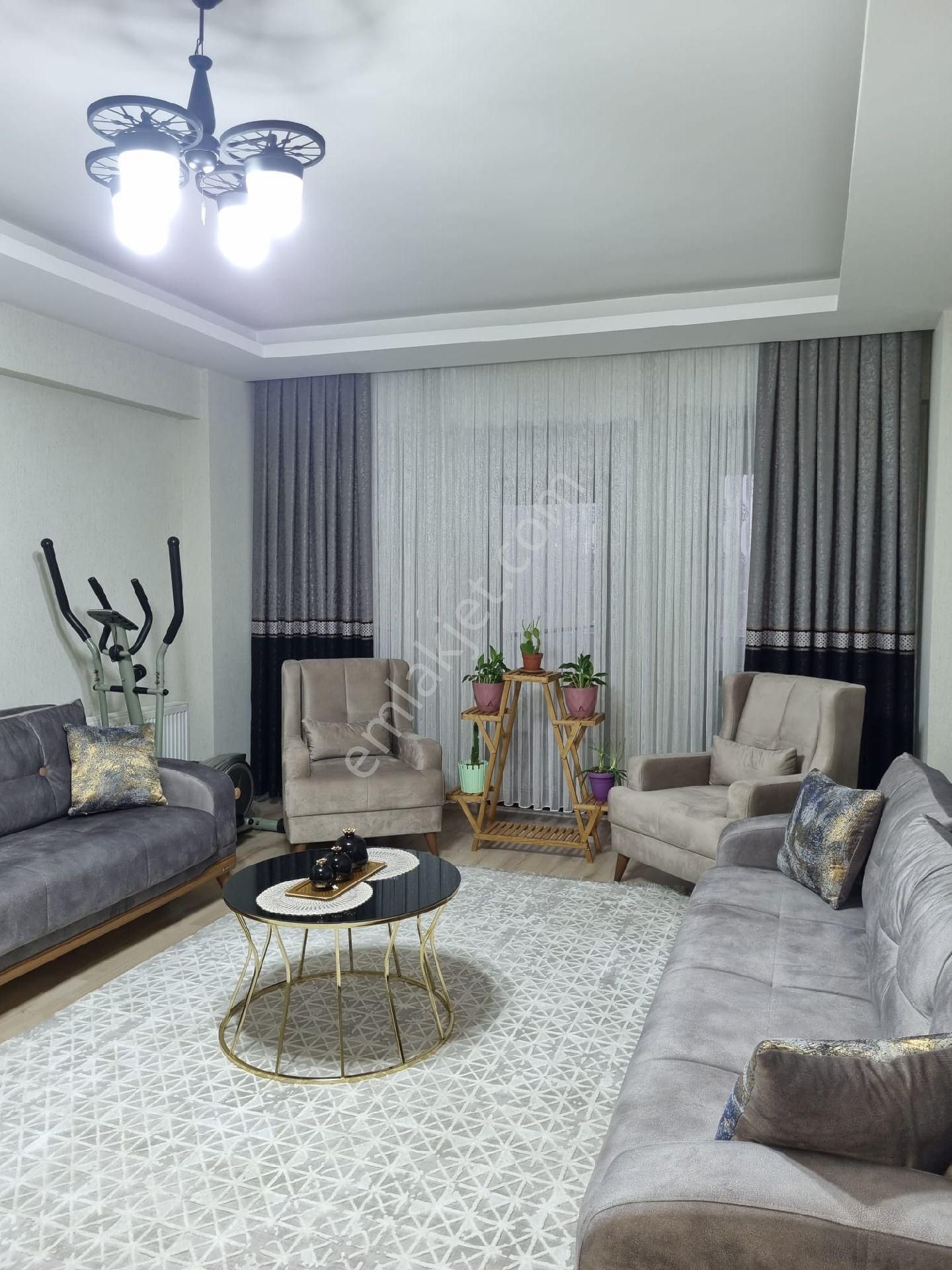 Ahmet Hamdi Göğüş Caddesinde Satılık Arakat 3+1 Daire