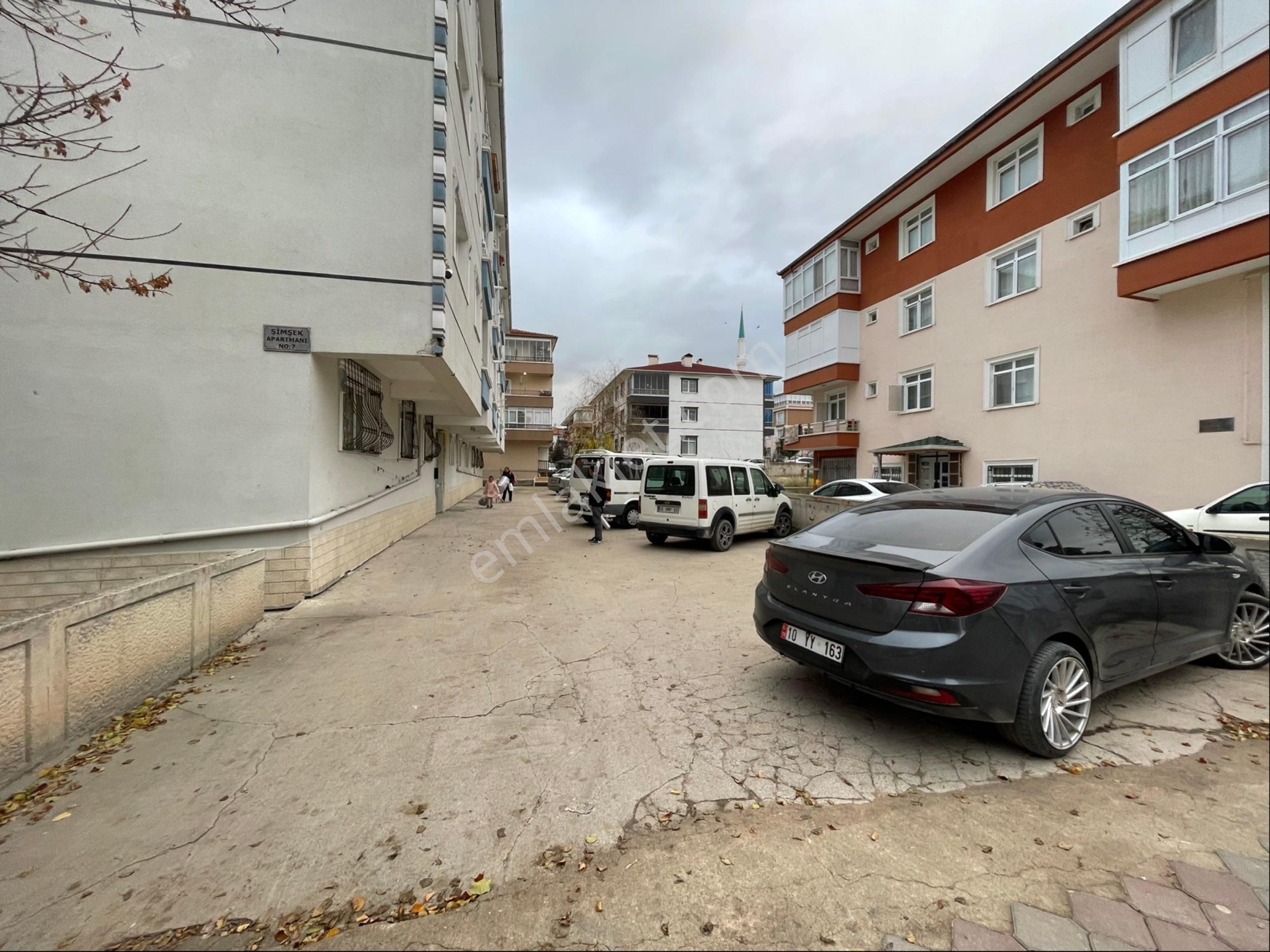 Sincan Pınarbaşı Çorum Caddesi’nde İkinci Ara Katta Kiralık Full Yapılı Daire Geniş - Görsel 20