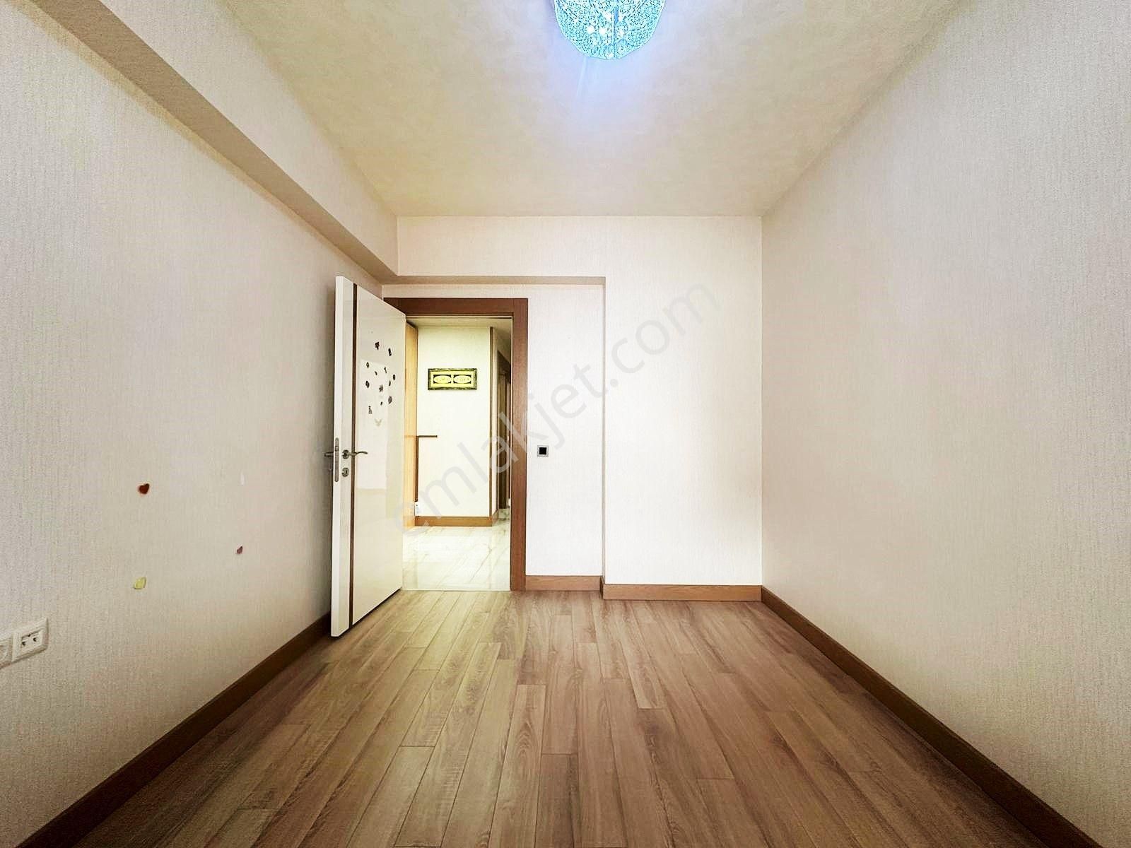 Ufuk Kılıç Emlak'tan Lüx Sitede Full Yapılı K.otoparklı 4+1 Daire - Görsel 14