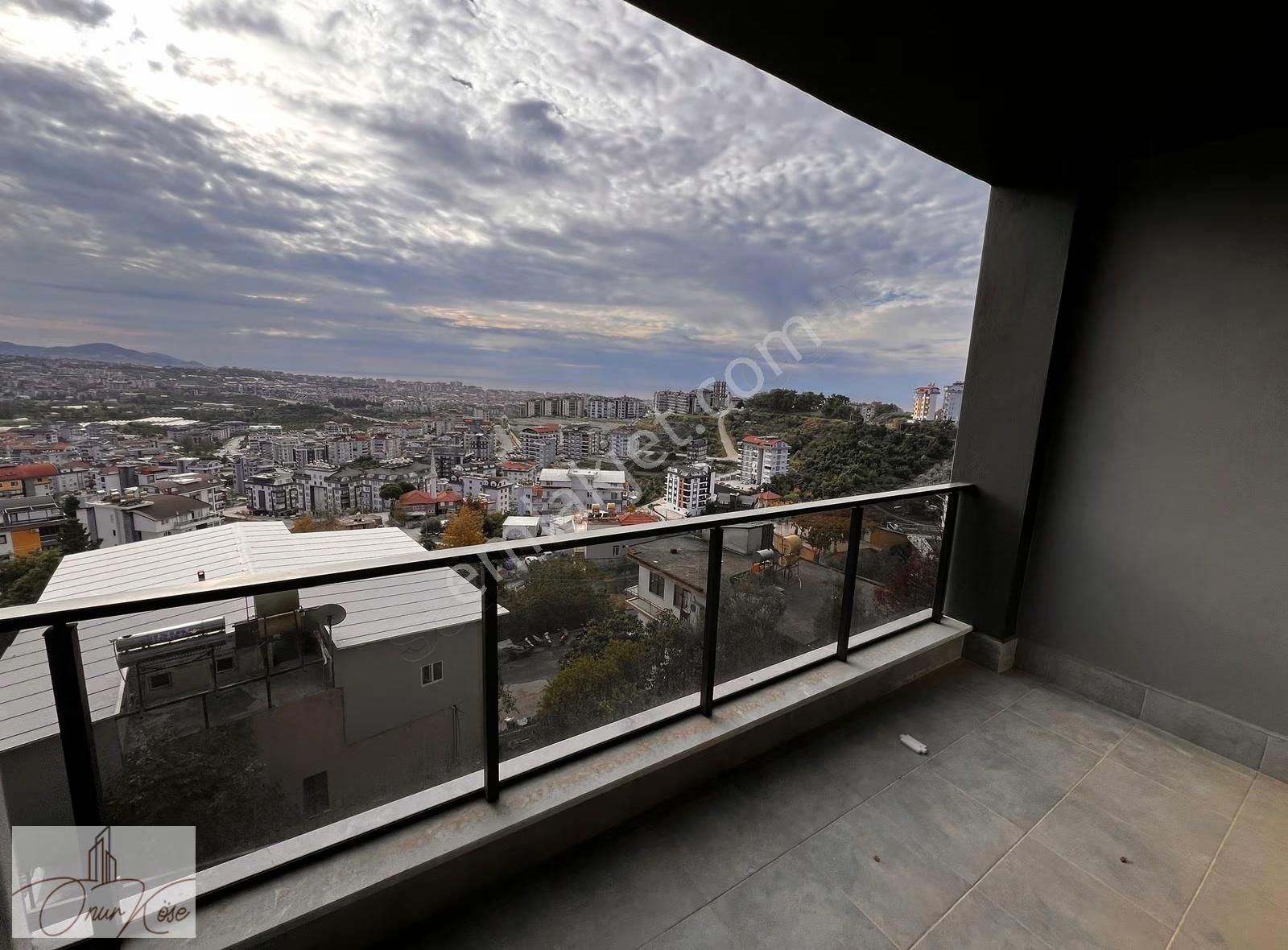 Alanya Çıplaklı Da Yeni Bina Da Satılık 1+1 Daire