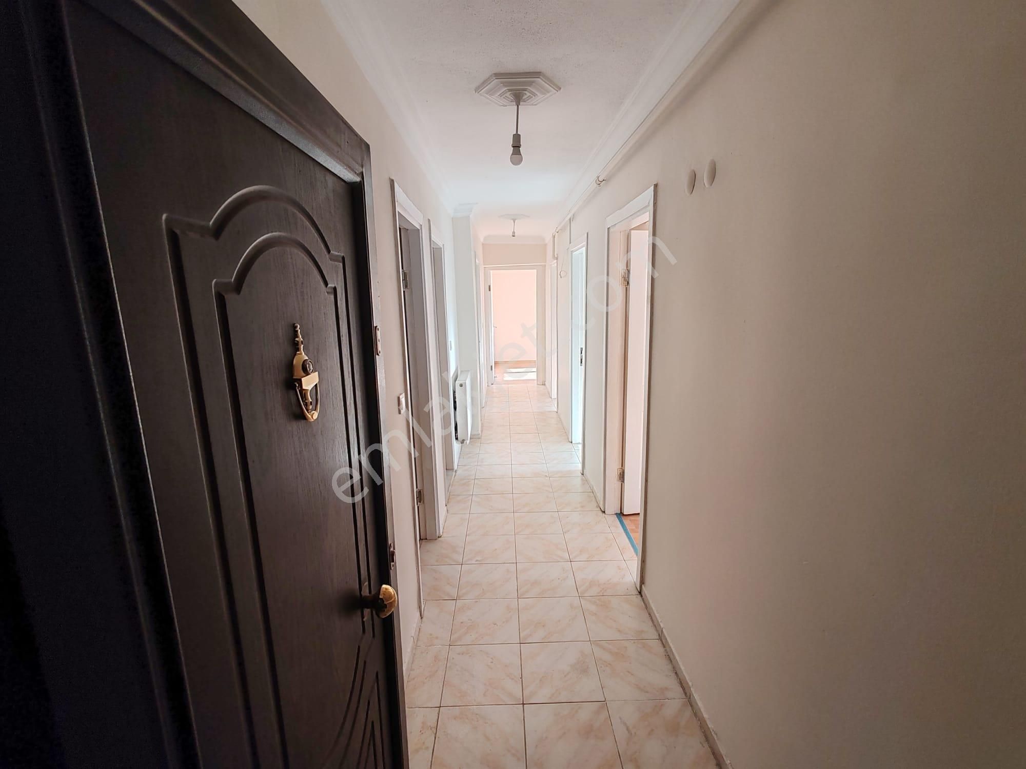 Buca Atatürk Mahallesi Ana Yol Üzerinde 3+1 Kiralık Daire - Görsel 2