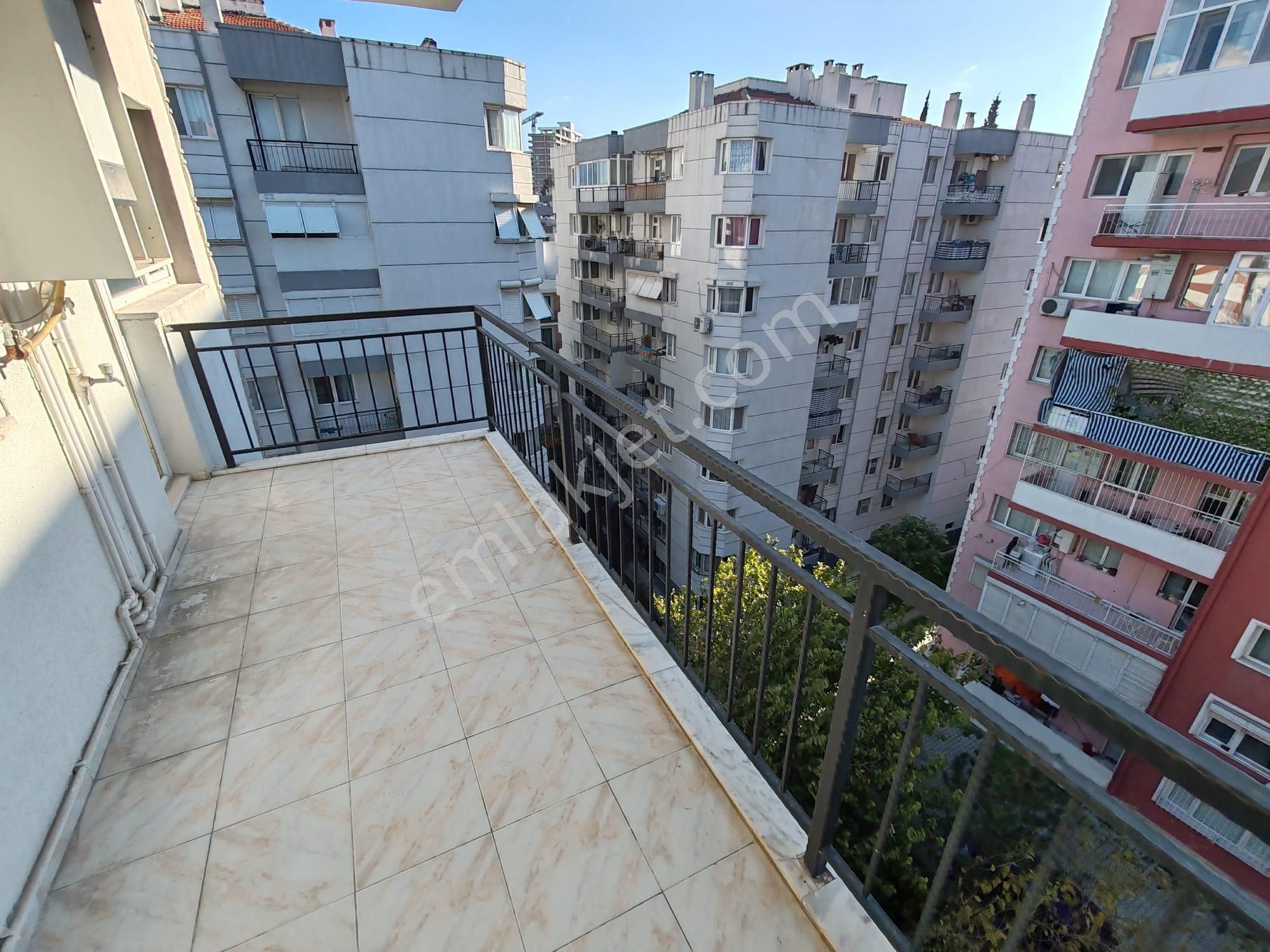 Buca Atatürk Mahallesi Ana Yol Üzerinde 3+1 Kiralık Daire - Görsel 28