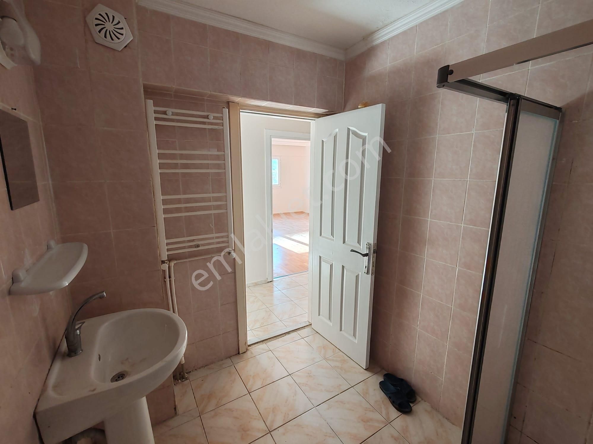 Buca Atatürk Mahallesi Ana Yol Üzerinde 3+1 Kiralık Daire - Görsel 30