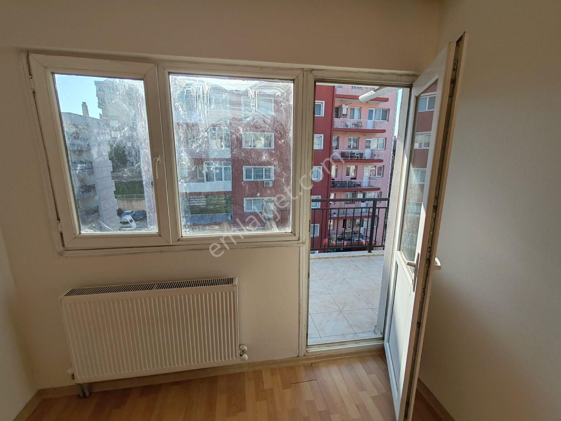 Buca Atatürk Mahallesi Ana Yol Üzerinde 3+1 Kiralık Daire - Görsel 26
