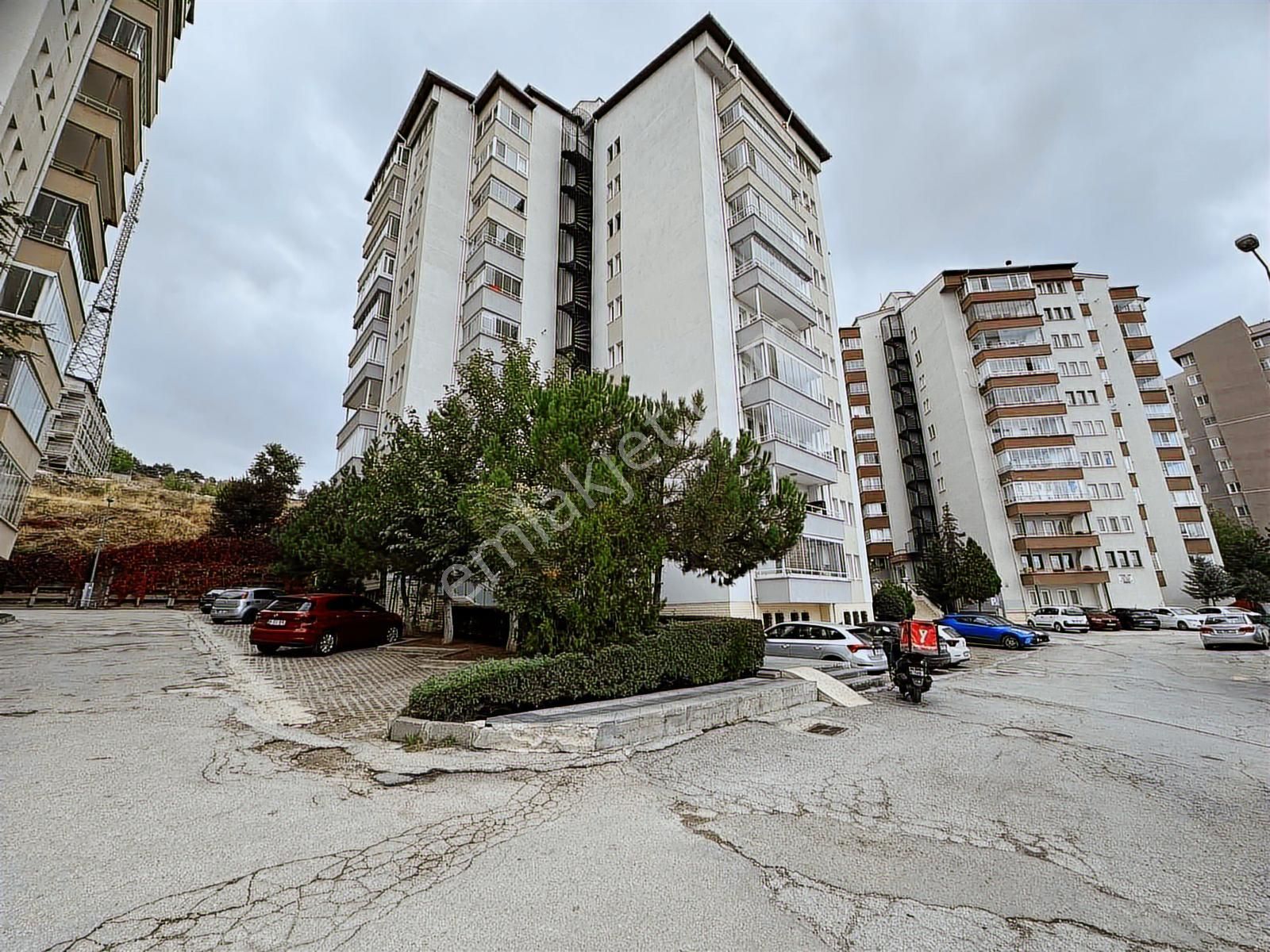 Dikmen'de Sitede Yeşillik İçinde 3+1 Y.giriş Yalıtımlı Kiralık!! - Görsel 19