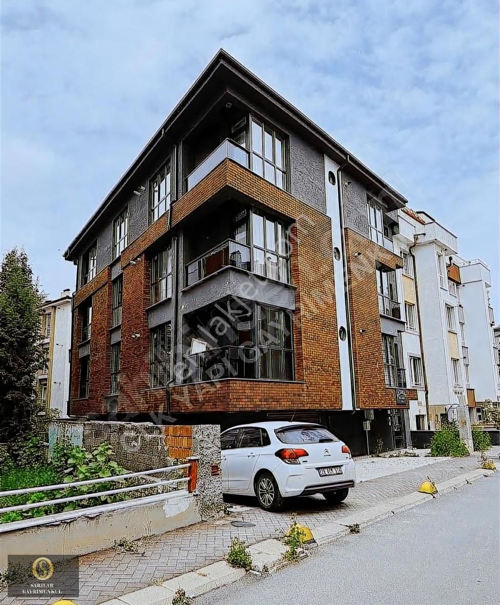 Sarılar Gayrimenkul'den Balkonlu Yerden Isıtmalı Asansörlü 1+1 - Görsel 11