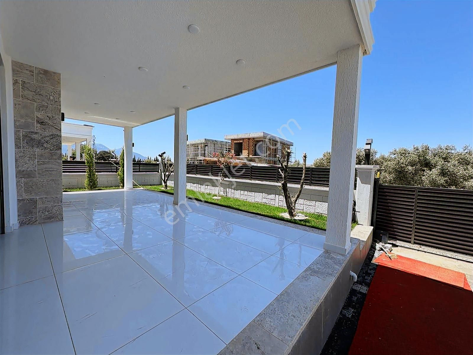 Kuşadası Davutlar Müstakil Özel Havuzlu Şömineli Satılık Villa - Görsel 7