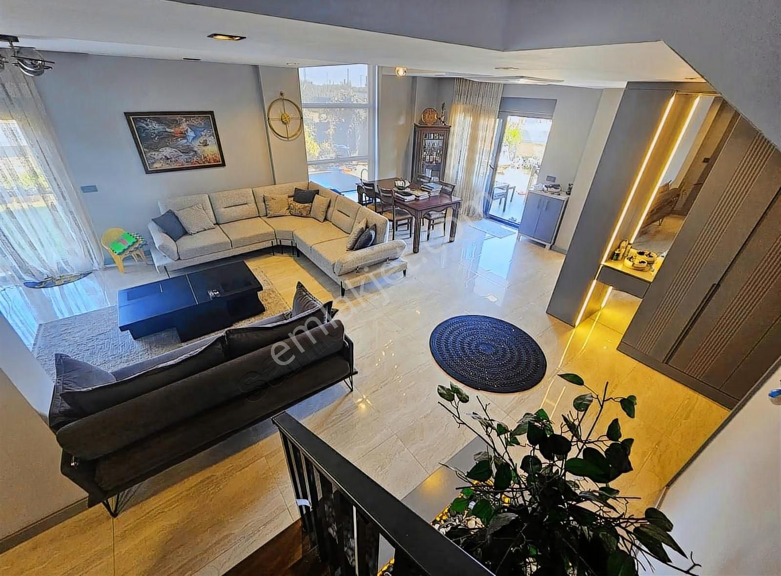 Konfor Ve Teknoloji Bir Arada: Altınkale 4+1 Satılık Villa