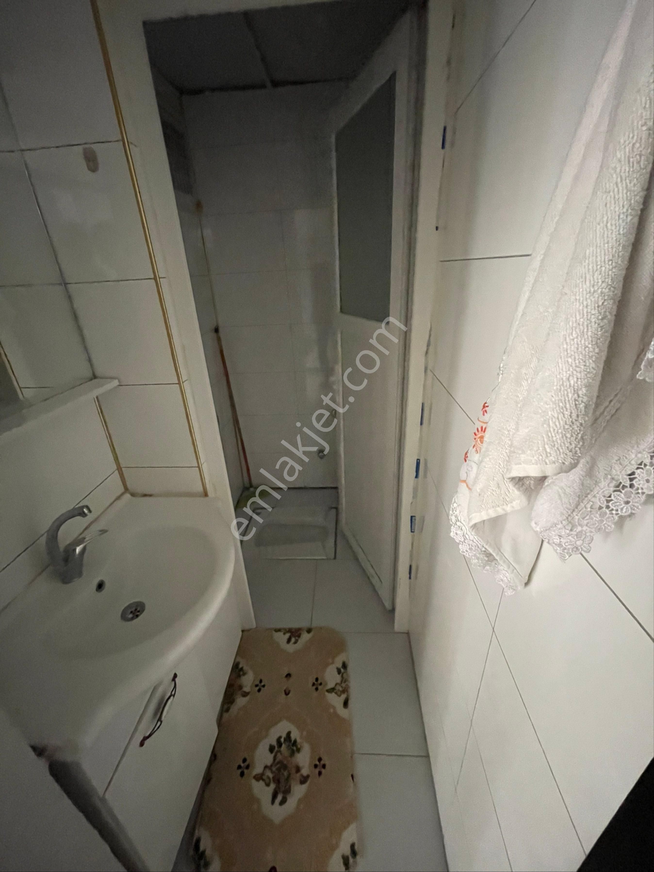 Barış Emlaktan Karşıyakada Kiralık 2+1 Eşyasız Daire - Görsel 13