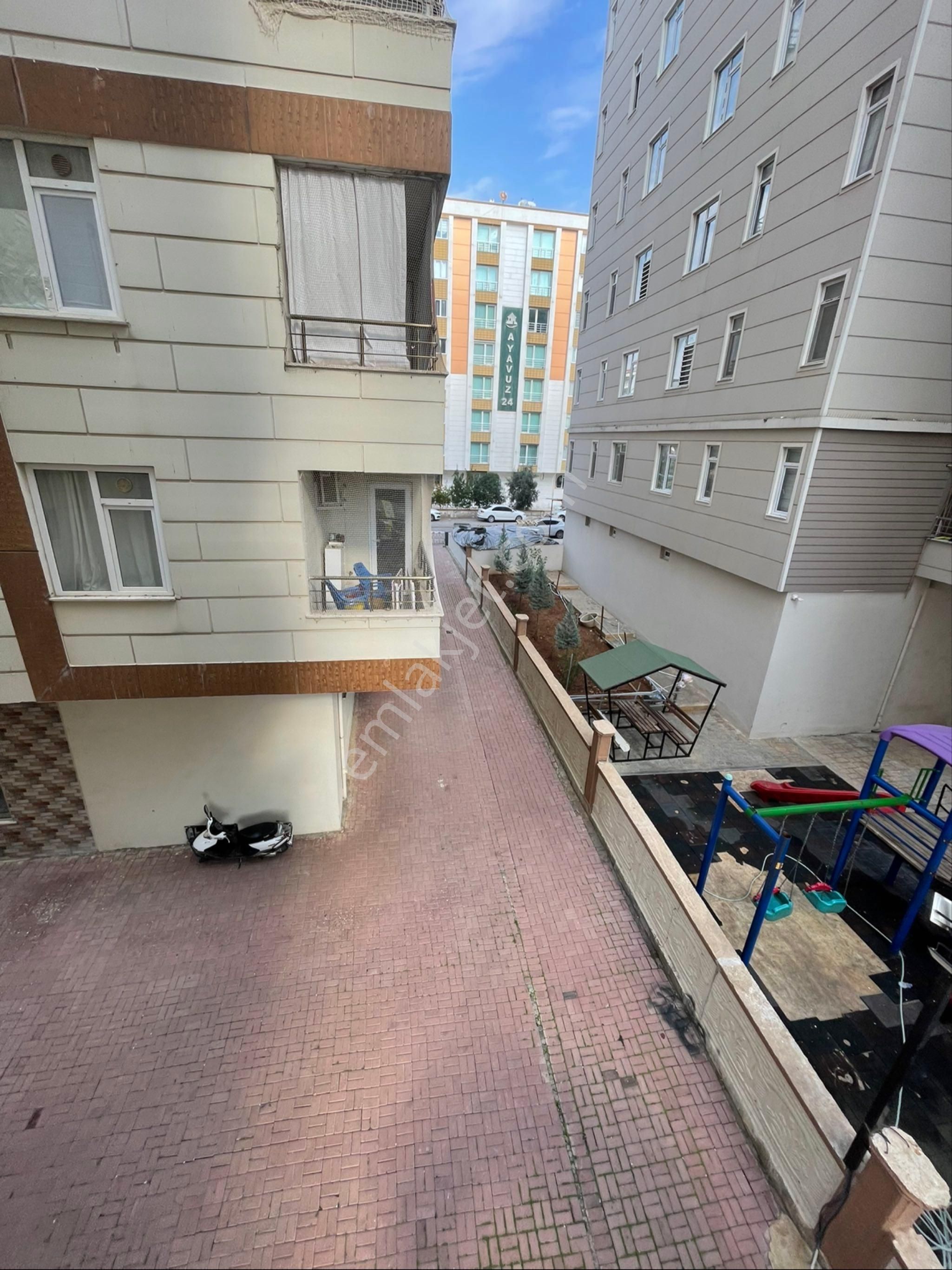 Barış Emlaktan Karşıyakada Kiralık 2+1 Eşyasız Daire - Görsel 11