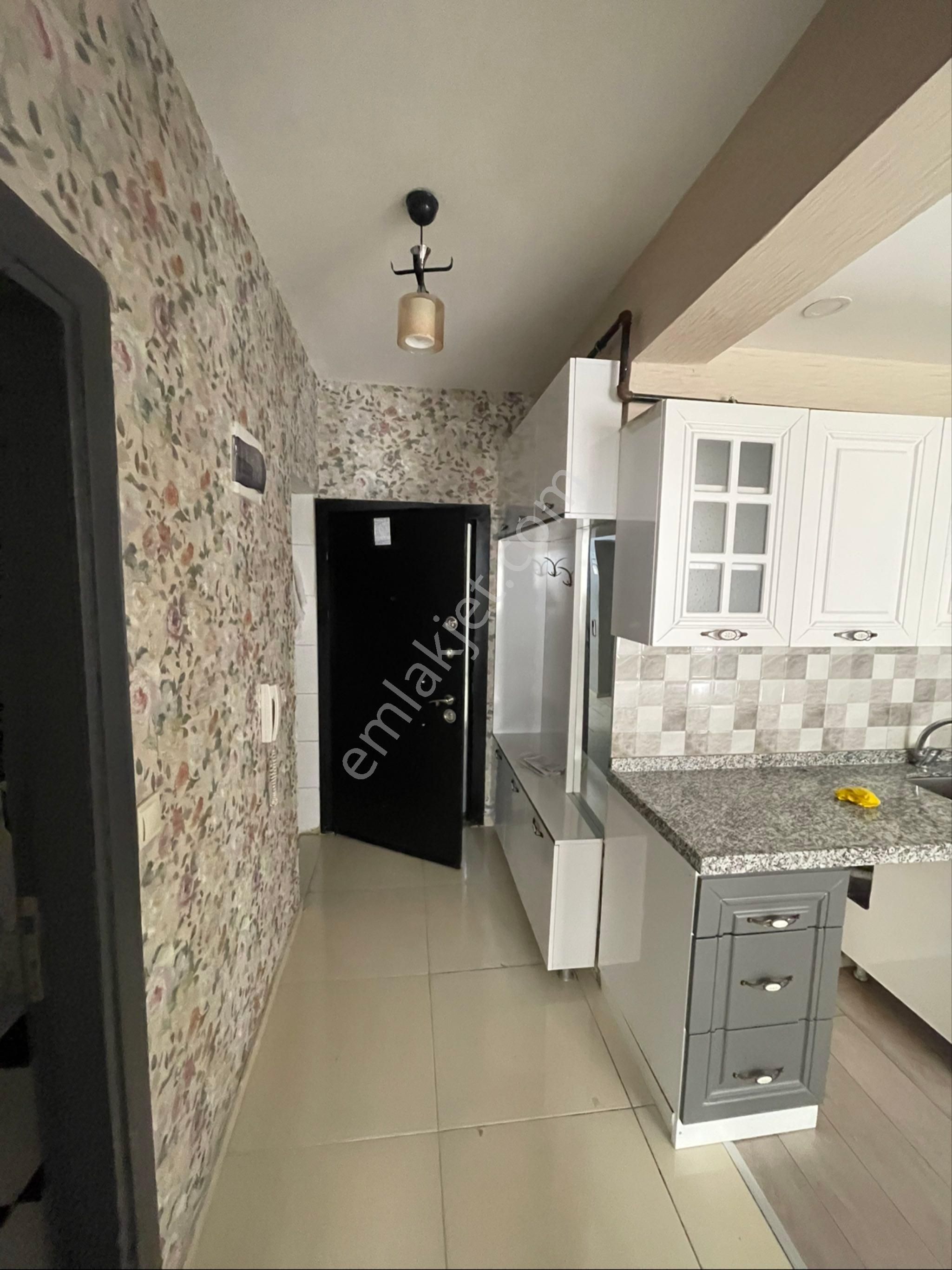 Barış Emlaktan Karşıyakada Kiralık 2+1 Eşyasız Daire - Görsel 14