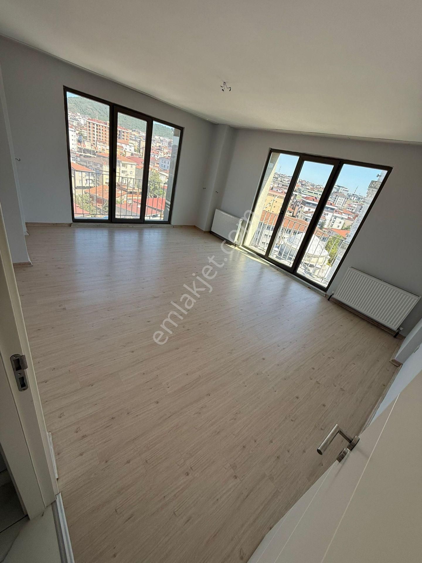 Sultanbeyli Adil Mahallesinde Satılık Daire 2+1 95 M² - Görsel 2