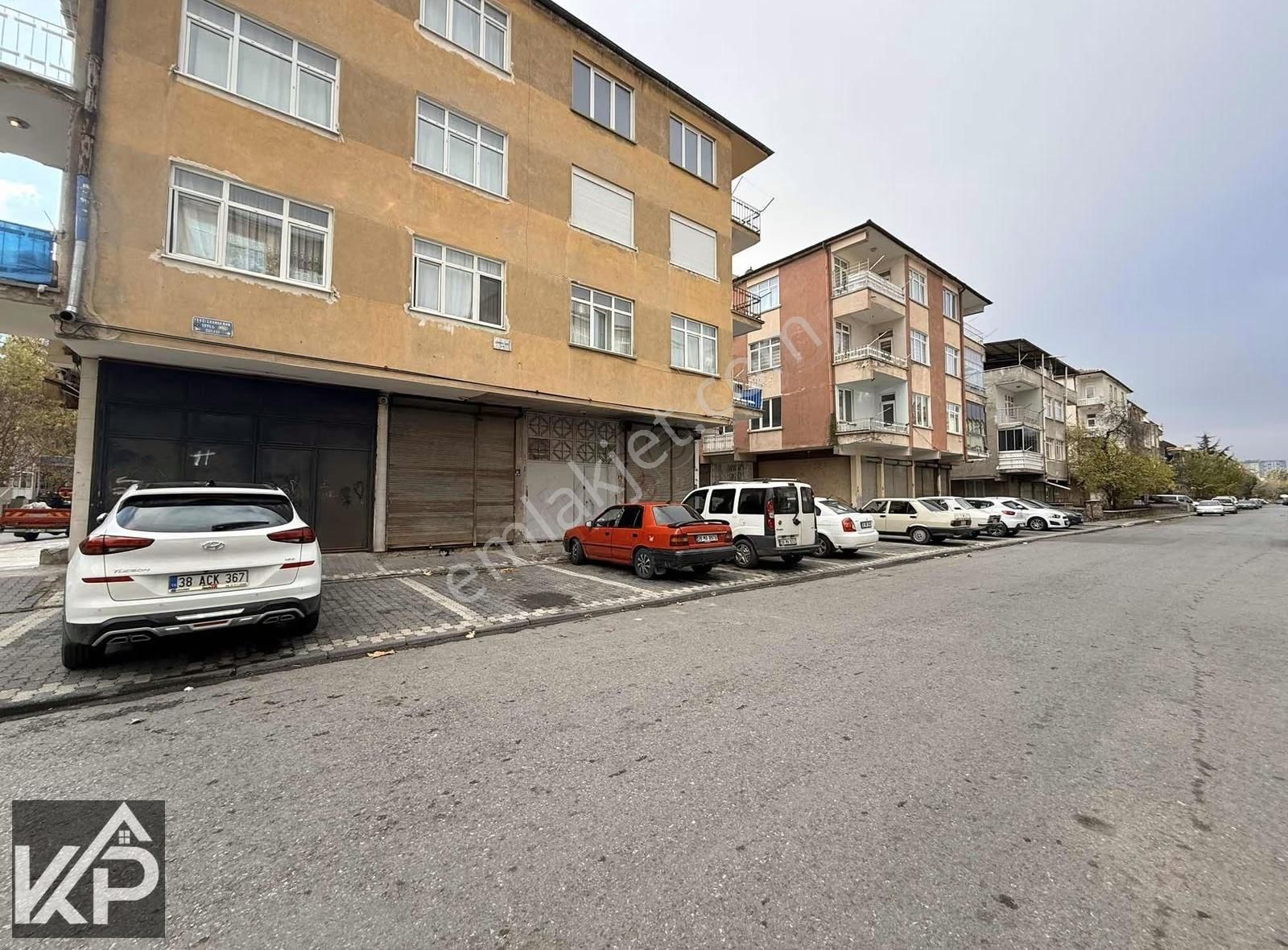 Fevziçakmak Mahallesinde Acil Satılık Geniş 3+1 Daire - Görsel 7