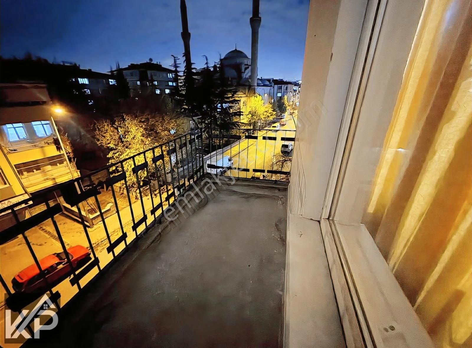 Fevziçakmak Mahallesinde Acil Satılık Geniş 3+1 Daire - Görsel 8