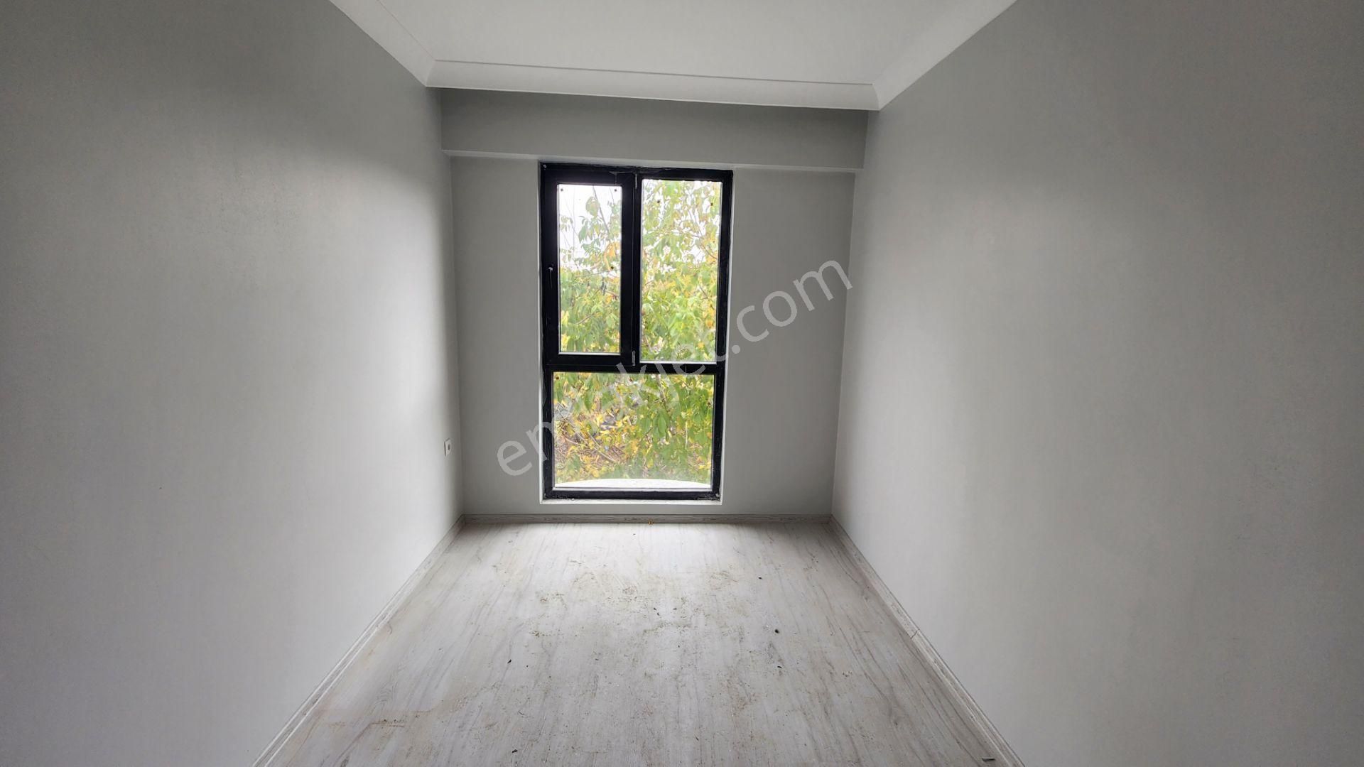 Altınova Merkez'de Sıfır Ful Eşyalı 1+1 Arakat Daire - Görsel 6