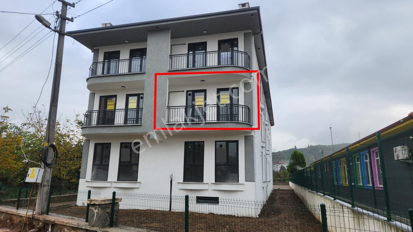 Altınova Merkez'de Sıfır Ful Eşyalı 1+1 Arakat Daire - Görsel 3