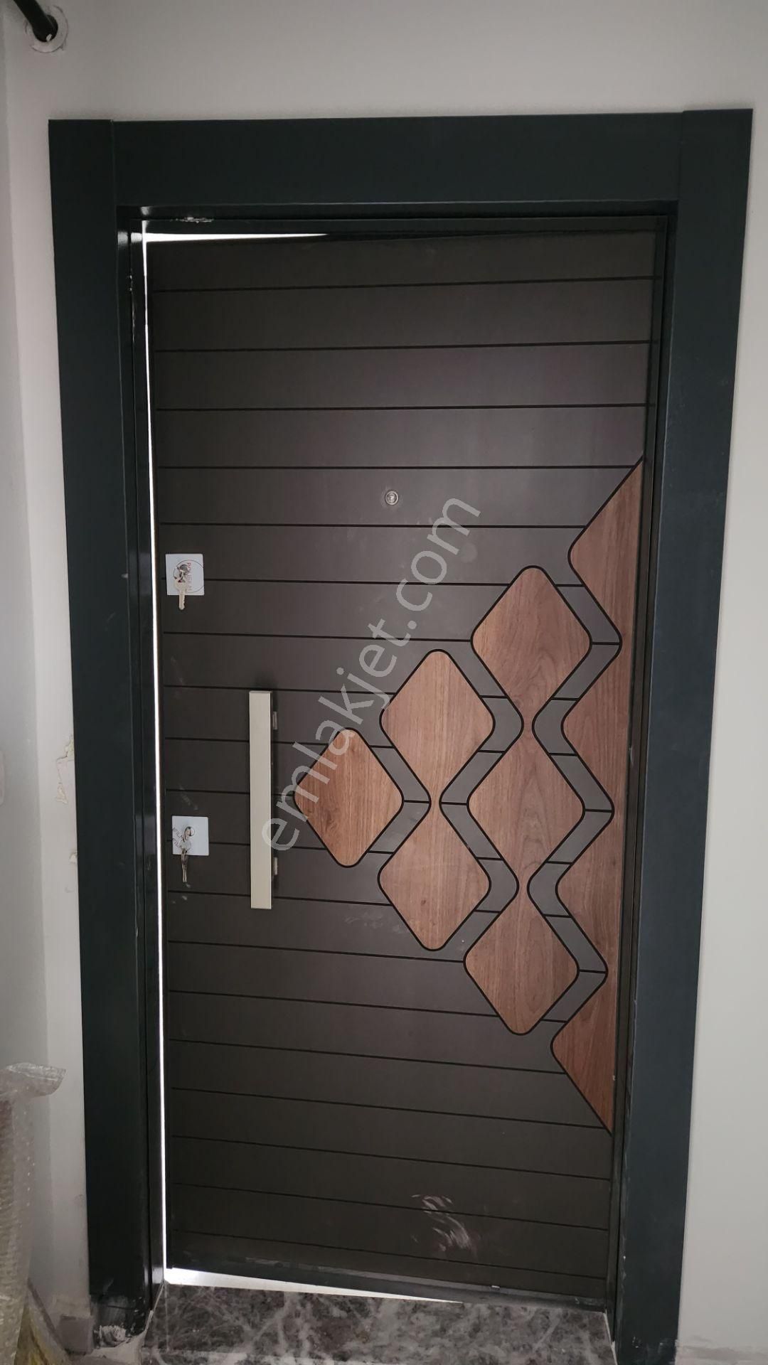 Altınova Merkez'de Sıfır Ful Eşyalı 1+1 Arakat Daire - Görsel 4