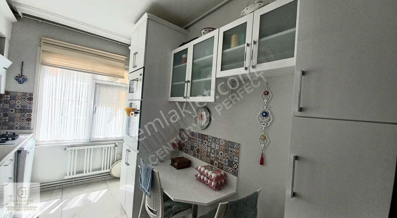 Deniz Manzaralı Bakımlı Ve Tadilatlı 3+1 Ara Kat Yatırım Fırsatı - Görsel 23