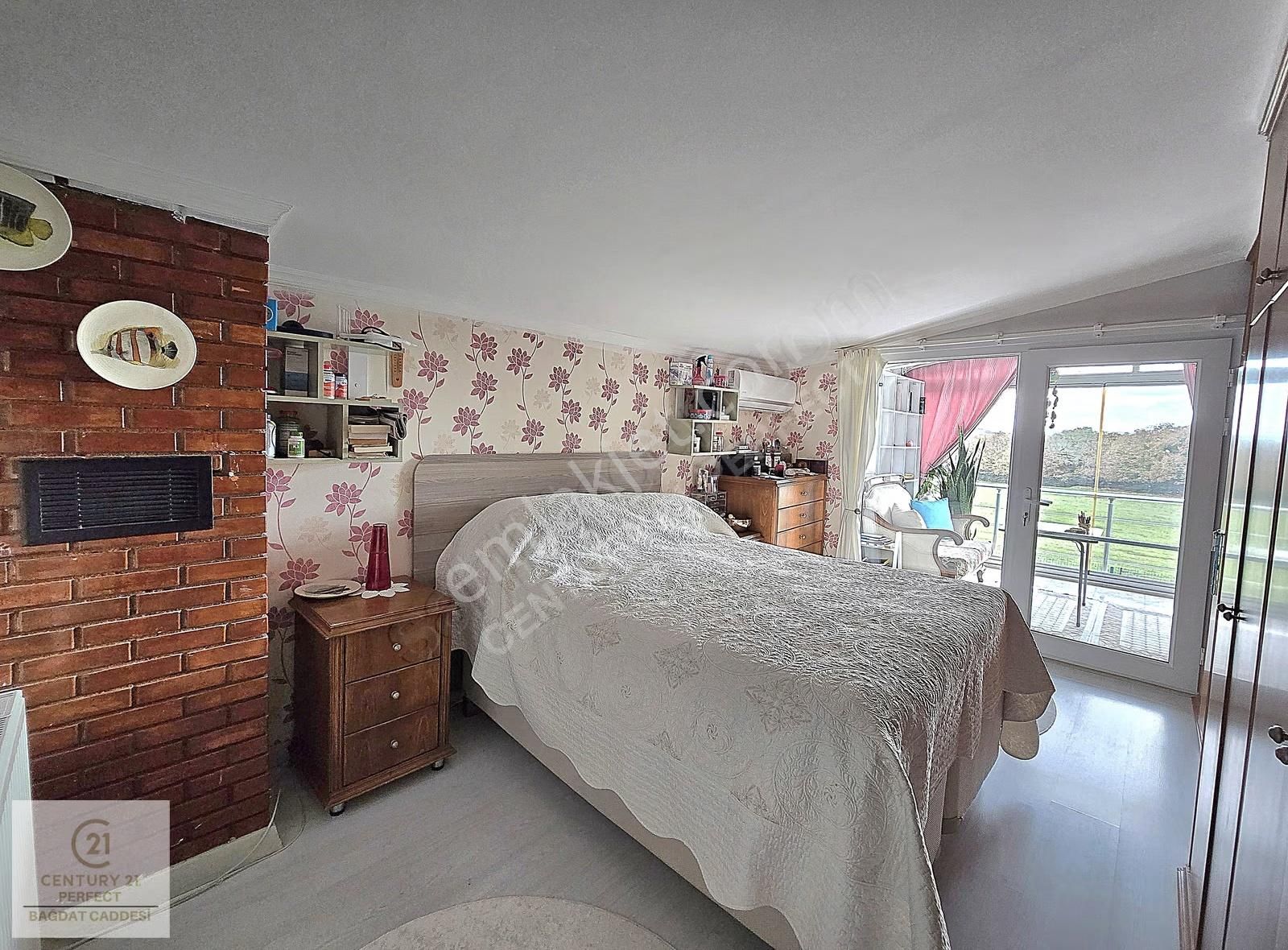 Site İçerisinde Doğa Manzaralı Havuzlu Bahçeli Bakımlı Villa - Görsel 10